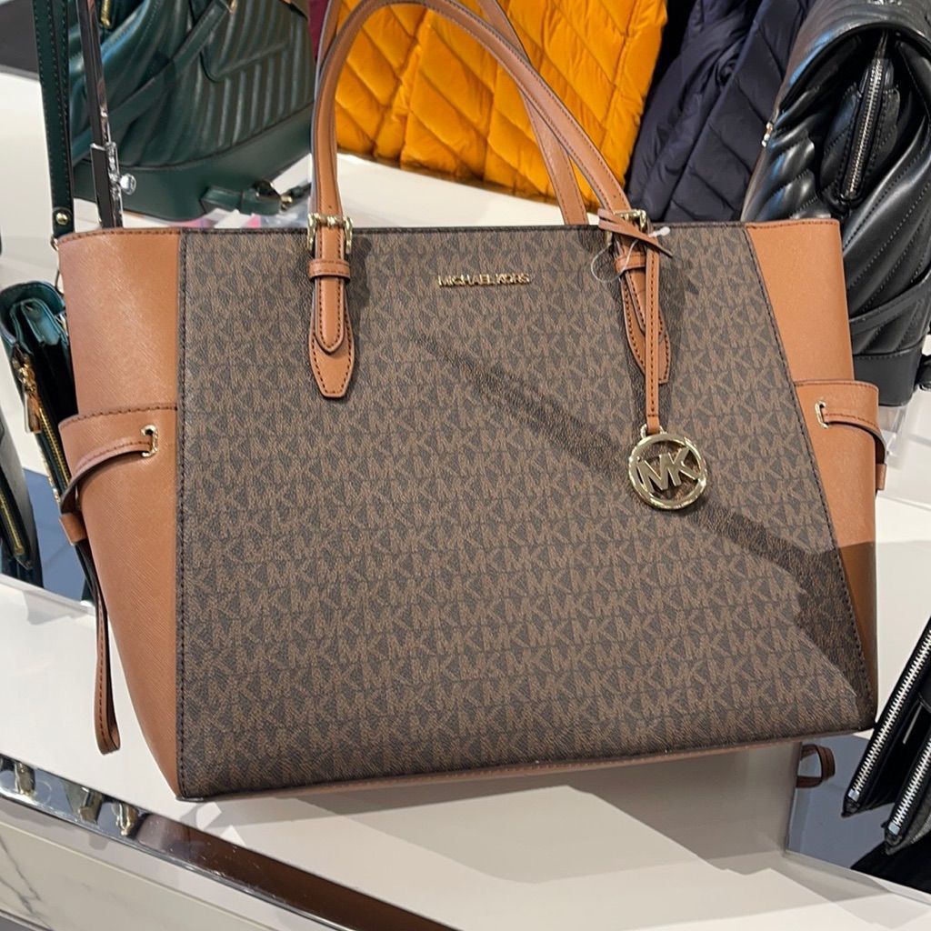 Buy First Copy Michael Kors Women Large Jet Set Side Pocket Tote Bag