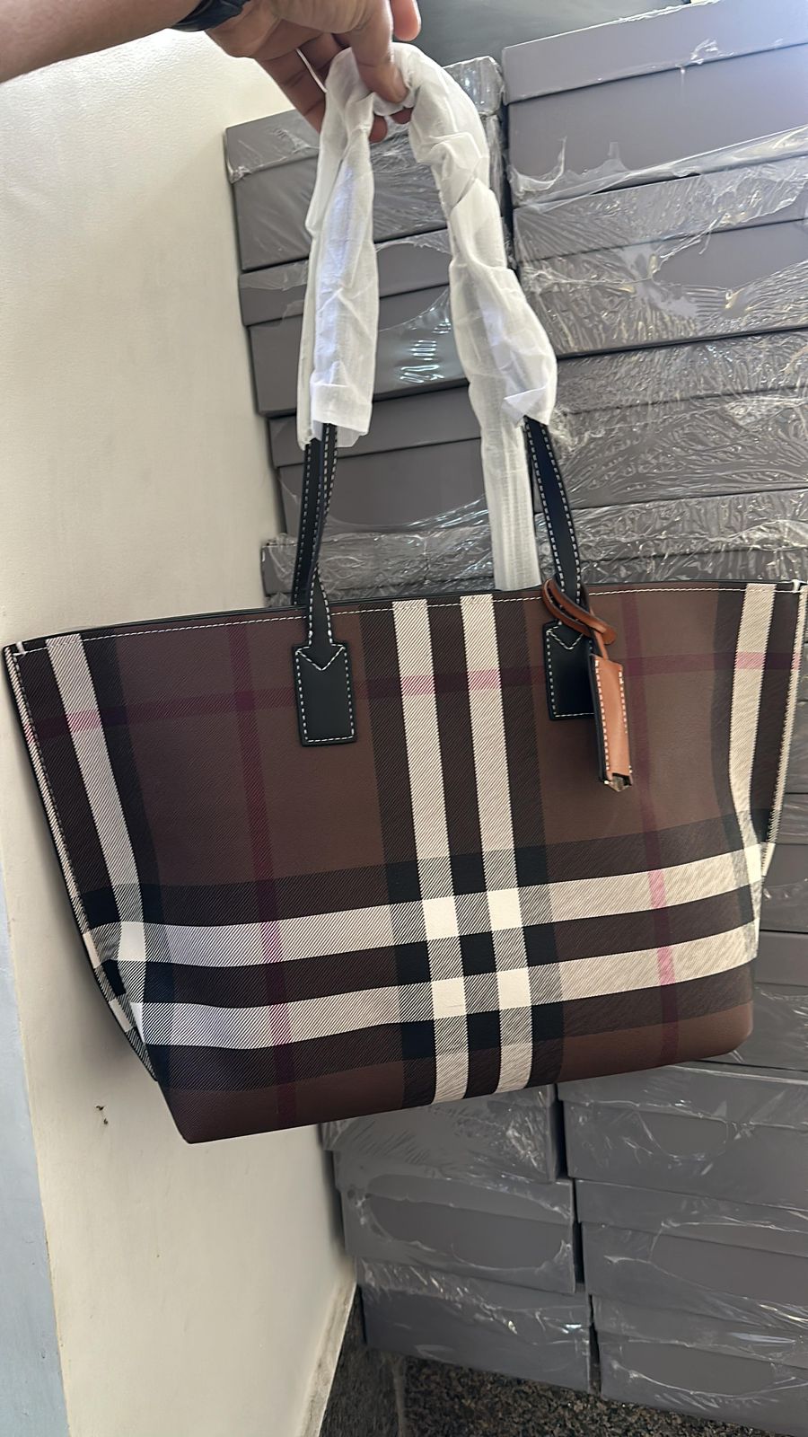 Buy First Copy Burberry Tote For Women - Master Quality 7A Mirror at Lowest Price Online India