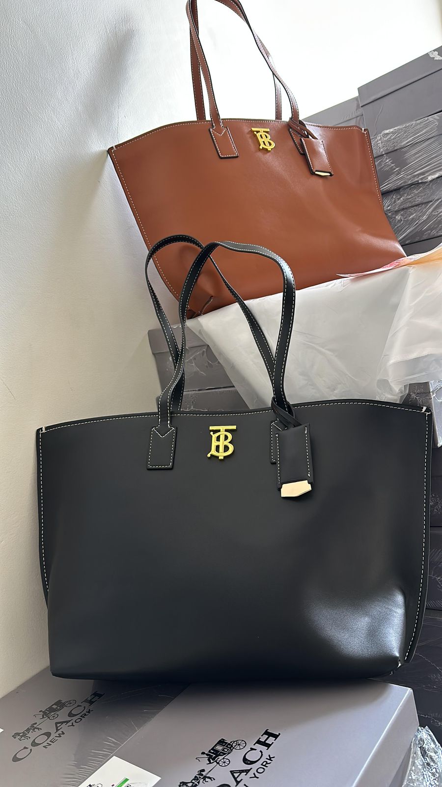 Buy First Copy Burberry Tote For Women - Master Quality 7A Mirror at Lowest Price Online India