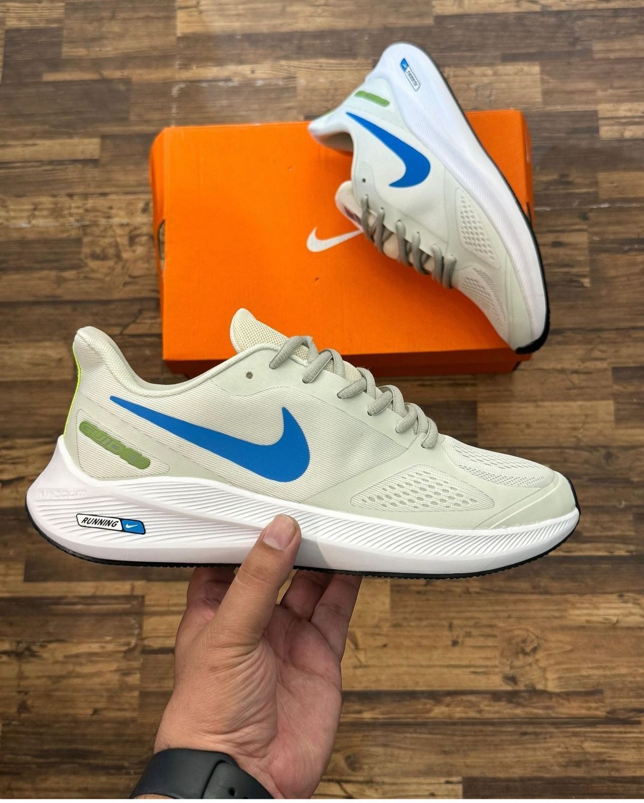 Buy First Copy Nike Zoom Guide 10 Running Shoes - Master Quality 7A Mirror at Lowest Price Online India
