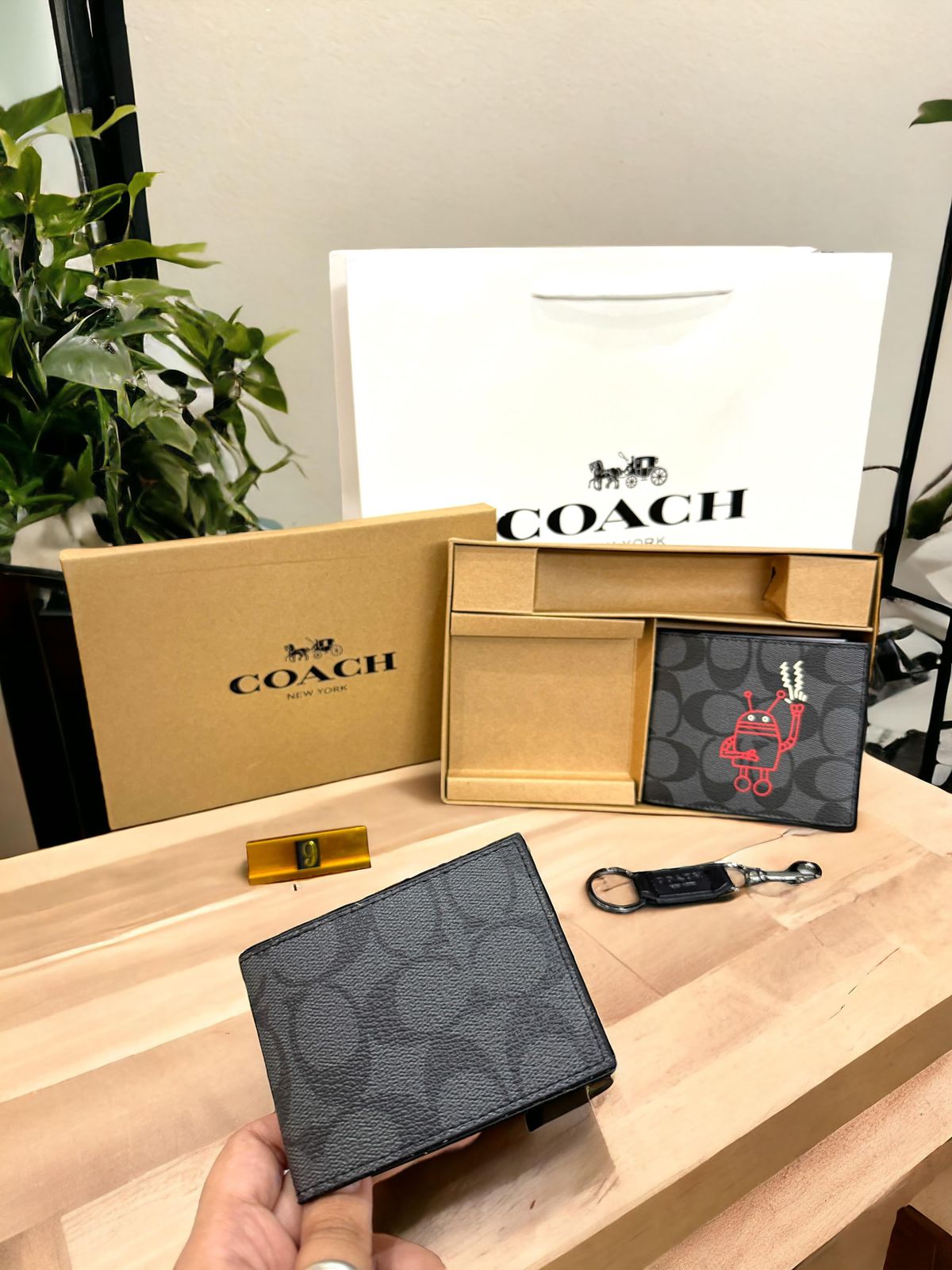 Buy First Copy Coach Men’s Wallets - Master Quality 7A Mirror at Lowest Price Online India
