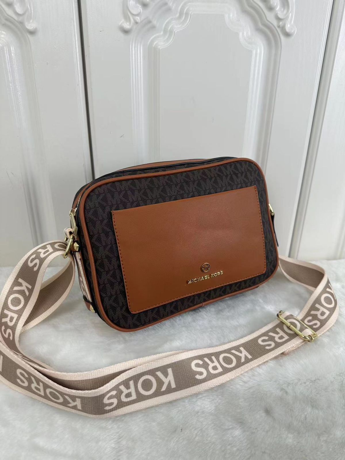Buy First Copy Michael Kors Maeve Crossbody Sling Bag - Master Quality 7A Mirror at Lowest Price Online India