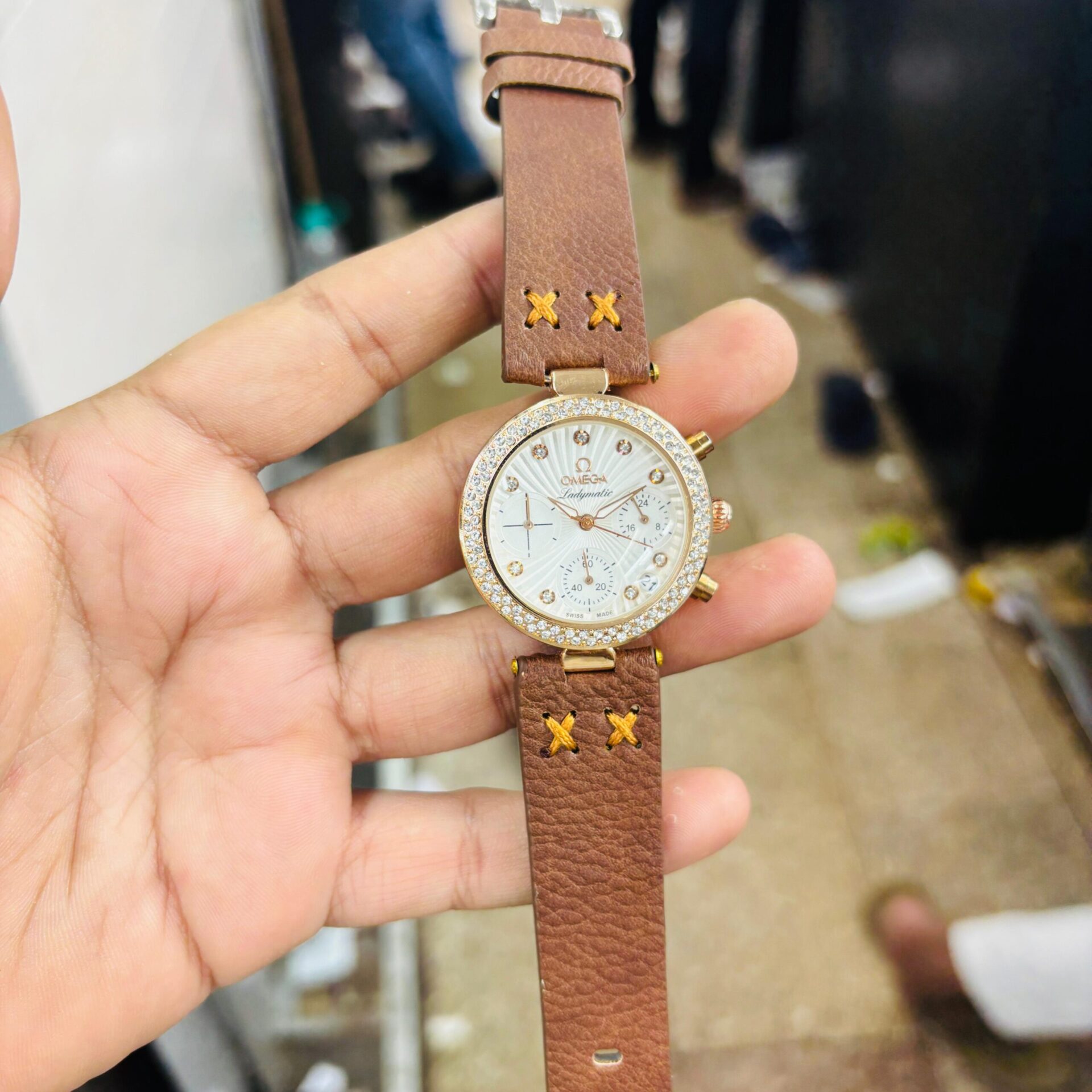 Buy First Copy Omega Ladies Leather Strap Quartz Watch - Master Quality 7A Mirror at Lowest Price Online India
