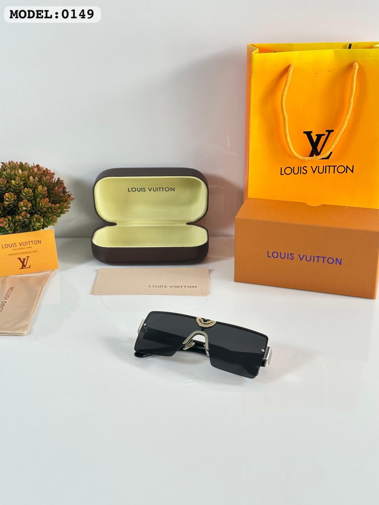 Buy First Copy Louis Vuitton LV Sunglasses For Men - Master Quality 7A Mirror at Lowest Price Online India