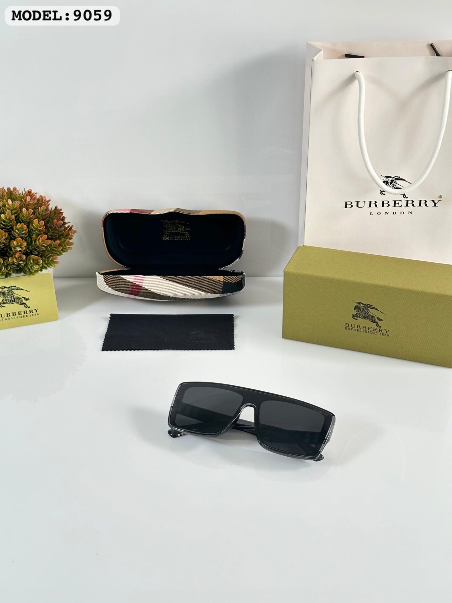 Buy First Copy Burberry Sunglasses For Men - Master Quality 7A Mirror at Lowest Price Online India