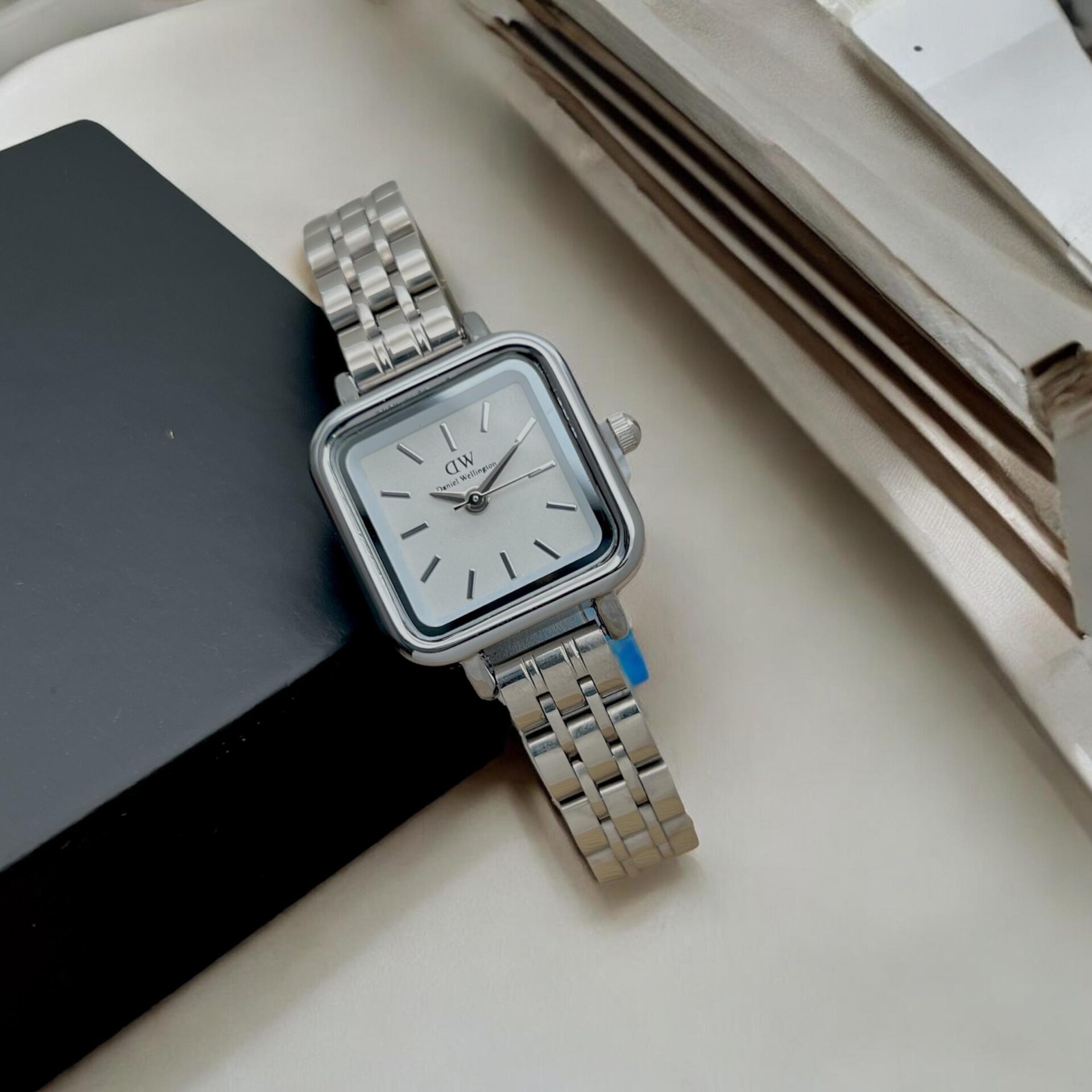 Buy First Copy Daniel Wellington DW Women Watches - Master Quality 7A Mirror at Lowest Price Online India