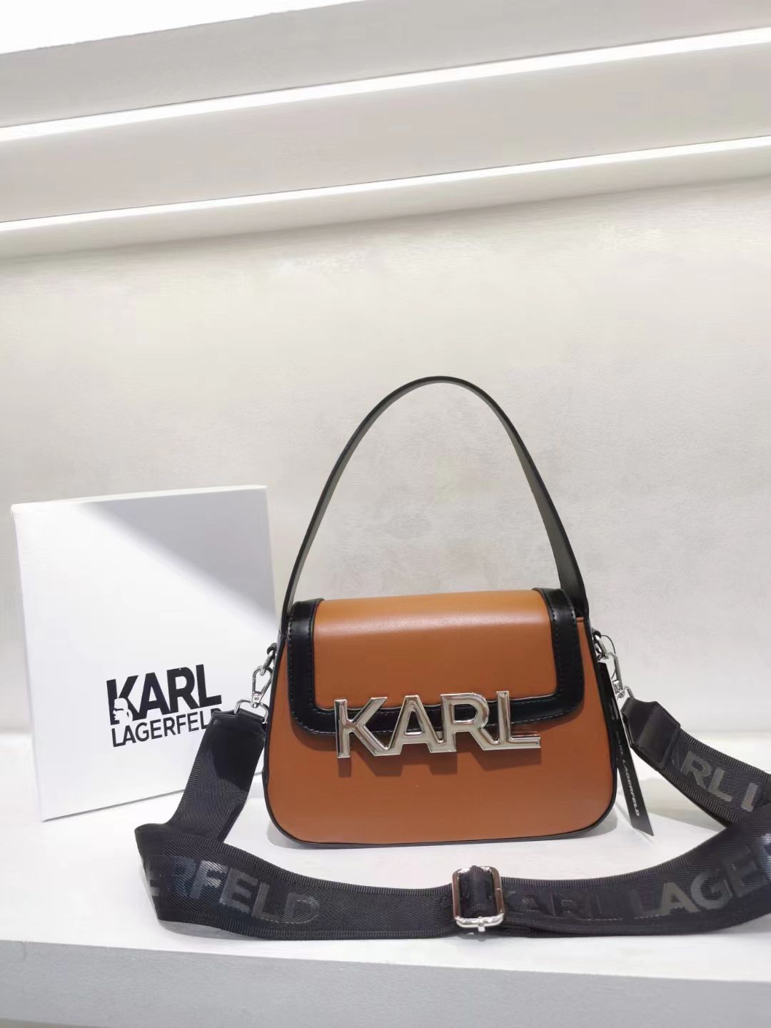 Buy First Copy Karl Lagerfeld Oberer Handgriff Bag - Master Quality 7A Mirror at Lowest Price Online India