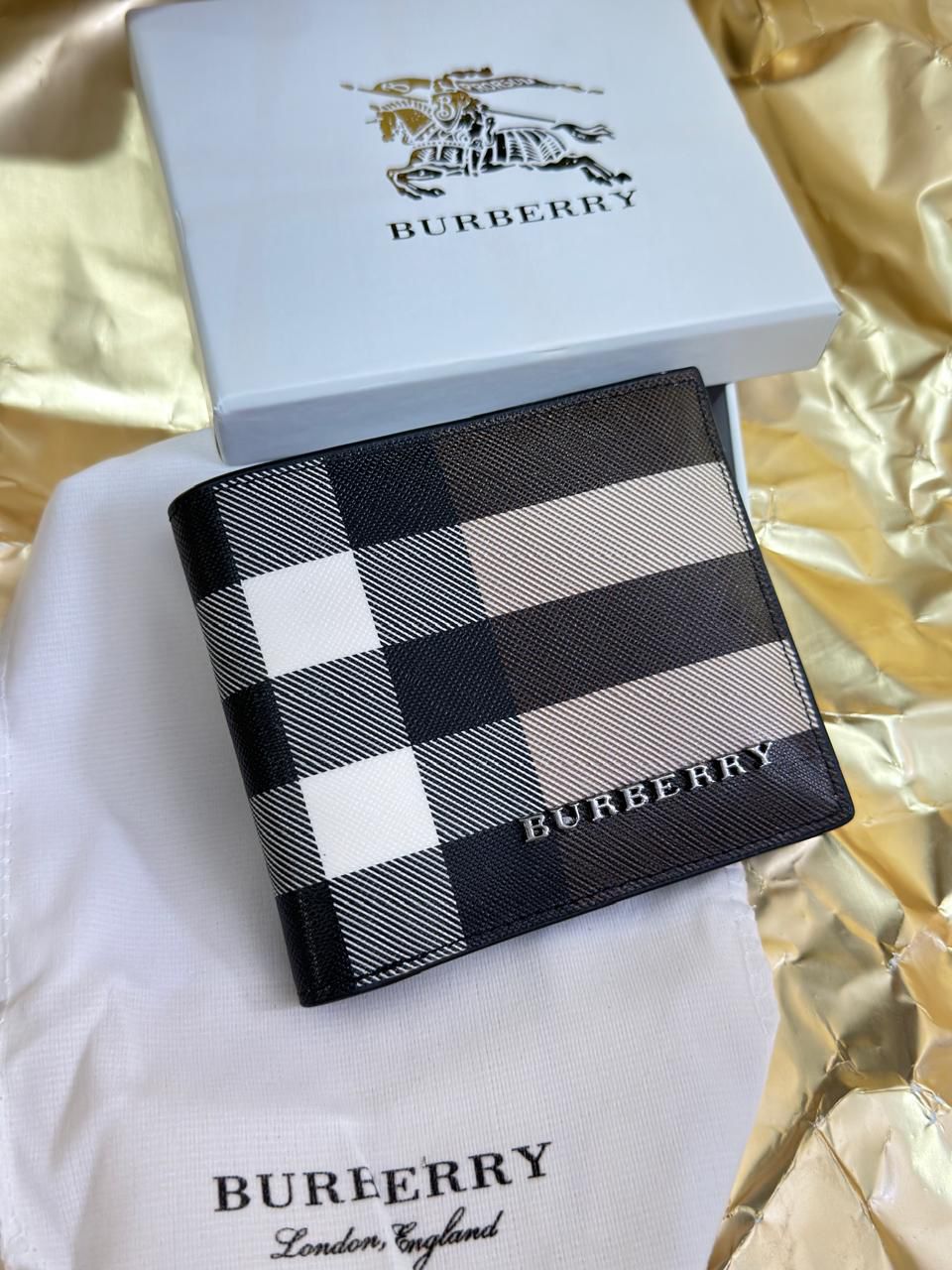 Buy First Copy Burberry Check Bifold Wallet for Men - Master Quality 7A Mirror at Lowest Price Online India