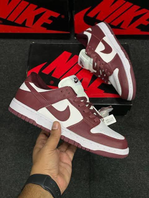Buy First Copy Nike SB Dunk Low Kentucky For Women - Master Quality 7A Mirror at Lowest Price Online India