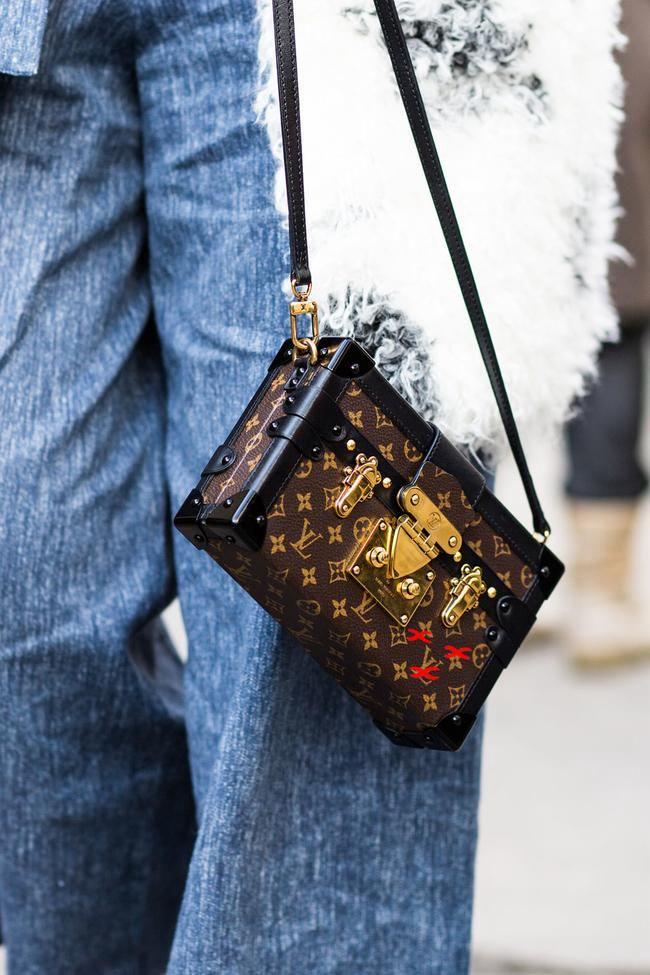 Buy First Copy Louis Vuitton Petite Malle East West Monogram Bag for Women - Master Quality 7A Mirror at Lowest Price Online India