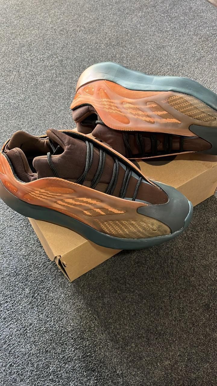 Buy First Copy Adidas Yeezy 700 V3 Men’s Shoes - Master Quality 7A Mirror at Lowest Price Online India
