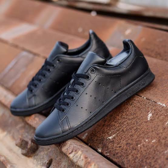 Buy First Copy Adidas Stan Smith Classic Sneakers For Men’s - Master Quality 7A Mirror at Lowest Price Online India