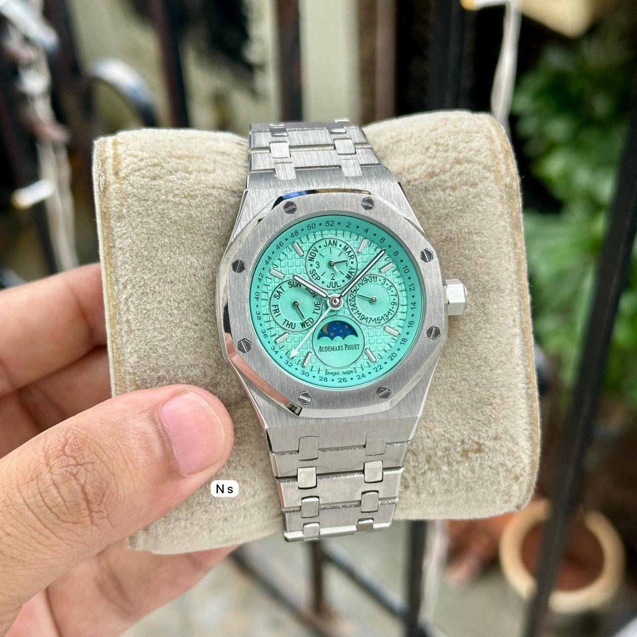Buy First Copy Audemars Piguet Royal Oak Jumbo Swiss Made Japanese Automatic Men’s Watch 43mm - Master Quality 7A Mirror at Lowest Price Online India