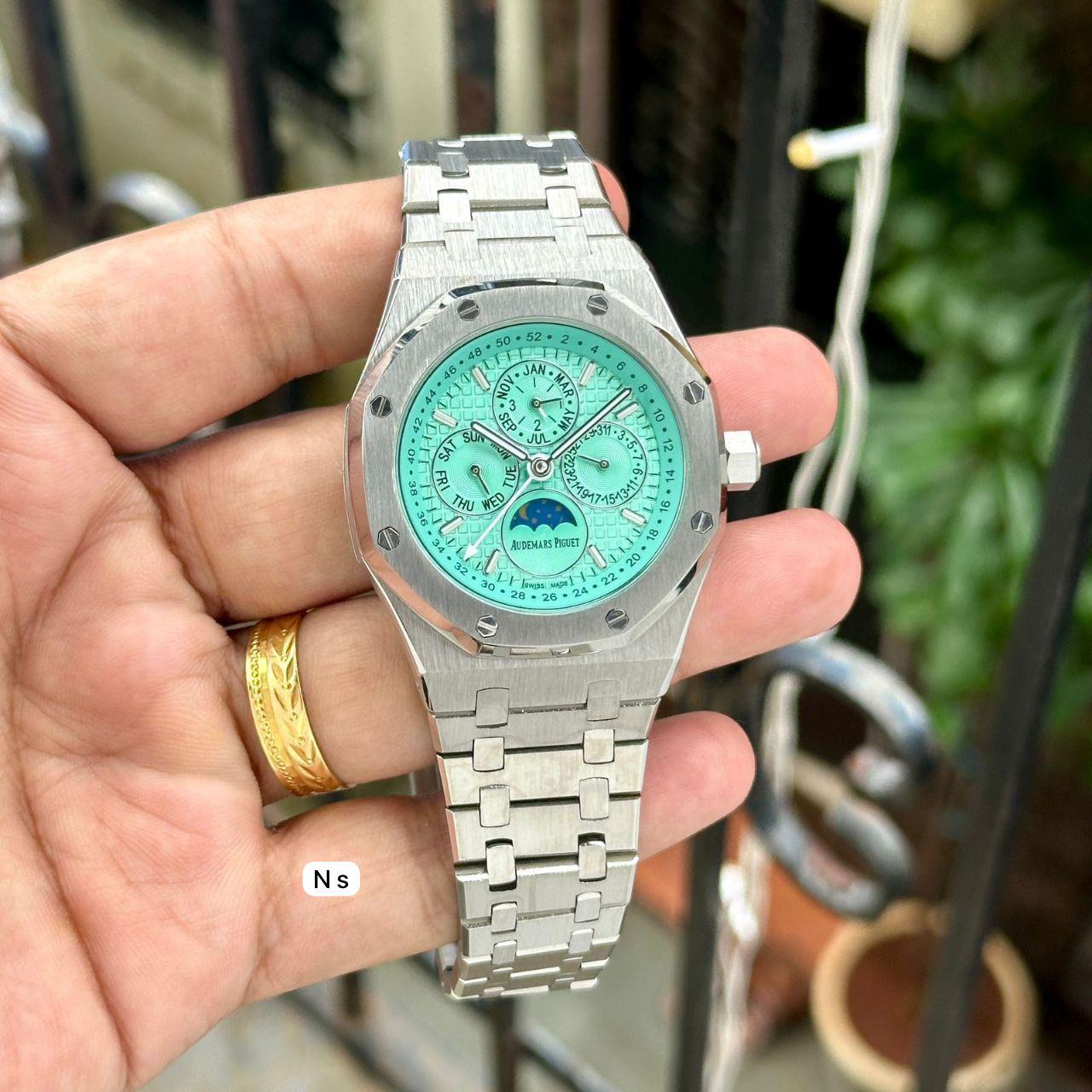 Buy First Copy Audemars Piguet Royal Oak Jumbo Swiss Made Japanese Automatic Men’s Watch 43mm - Master Quality 7A Mirror at Lowest Price Online India