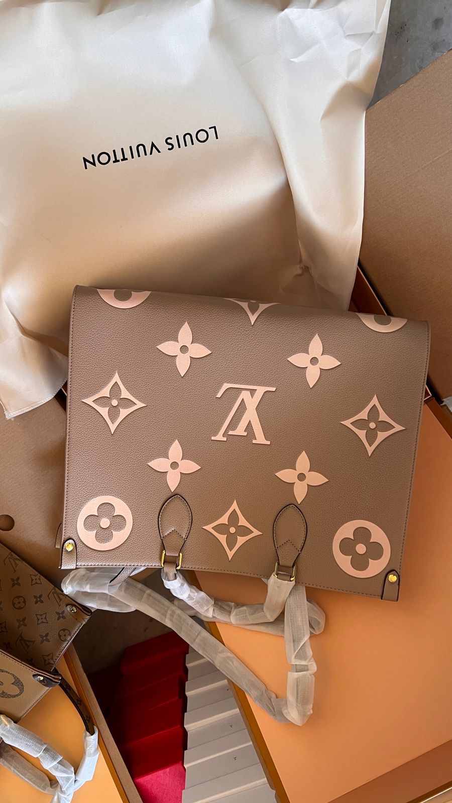 Buy First Copy Louis Vuitton OnTheGo MM Empreinte Leather Tote Bag - Master Quality 7A Mirror at Lowest Price Online India
