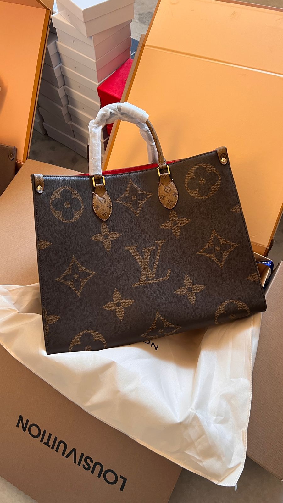 Buy First Copy Louis Vuitton OnTheGo MM Empreinte Leather Tote Bag - Master Quality 7A Mirror at Lowest Price Online India