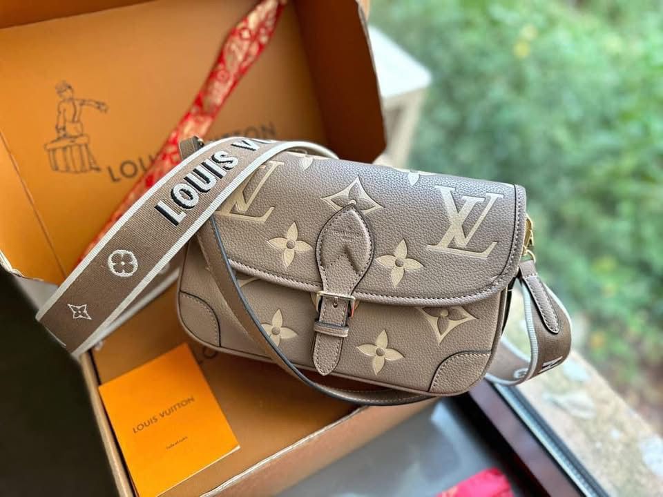 Buy First Copy Louis Vuitton Diane Crossbody Bag - Master Quality 7A Mirror at Lowest Price Online India