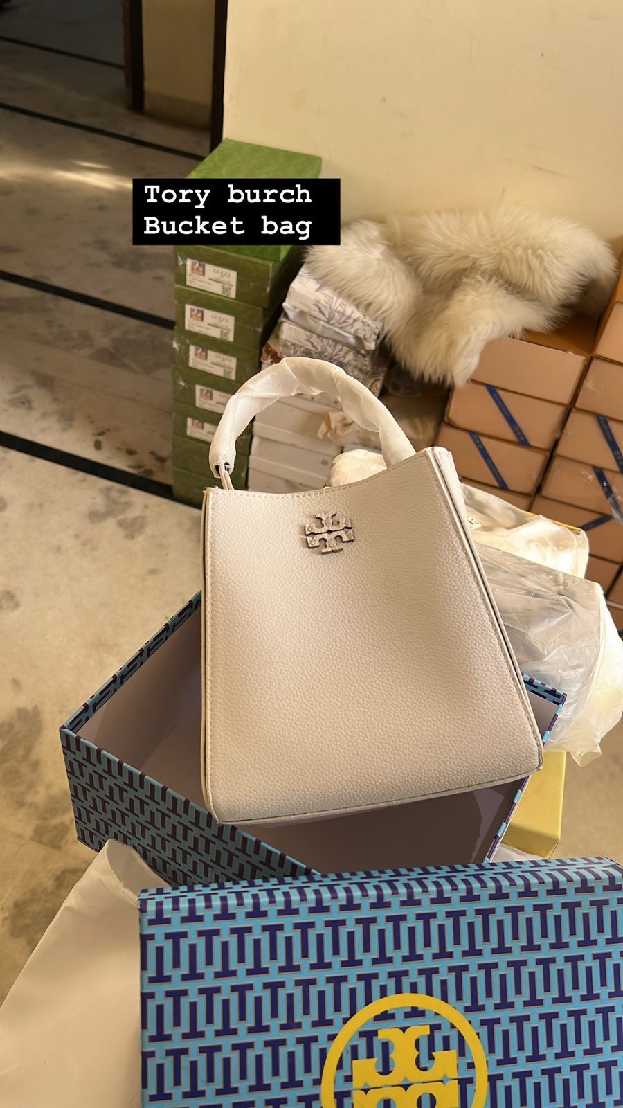 Buy First Copy Tory Burch Bucket Bag For Women - Master Quality 7A Mirror at Lowest Price Online India