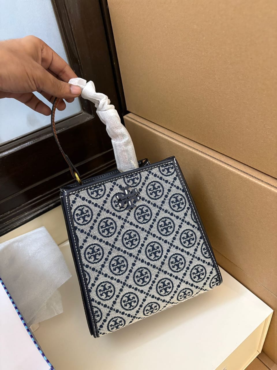 Buy First Copy Tory Burch Bucket Bag For Women - Master Quality 7A Mirror at Lowest Price Online India