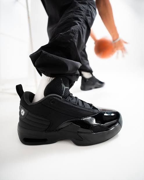 Buy First Copy Jordan Max Aura 6 Men’s Shoes - Master Quality 7A Mirror at Lowest Price Online India