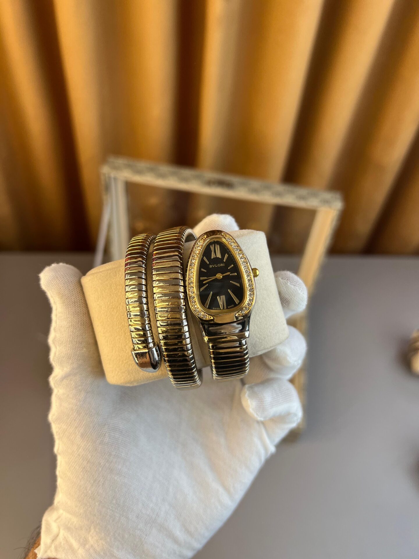 Buy First Copy Bvlgari Serpenti Tubogas Women’s Watch - Master Quality 7A Mirror at Lowest Price Online India