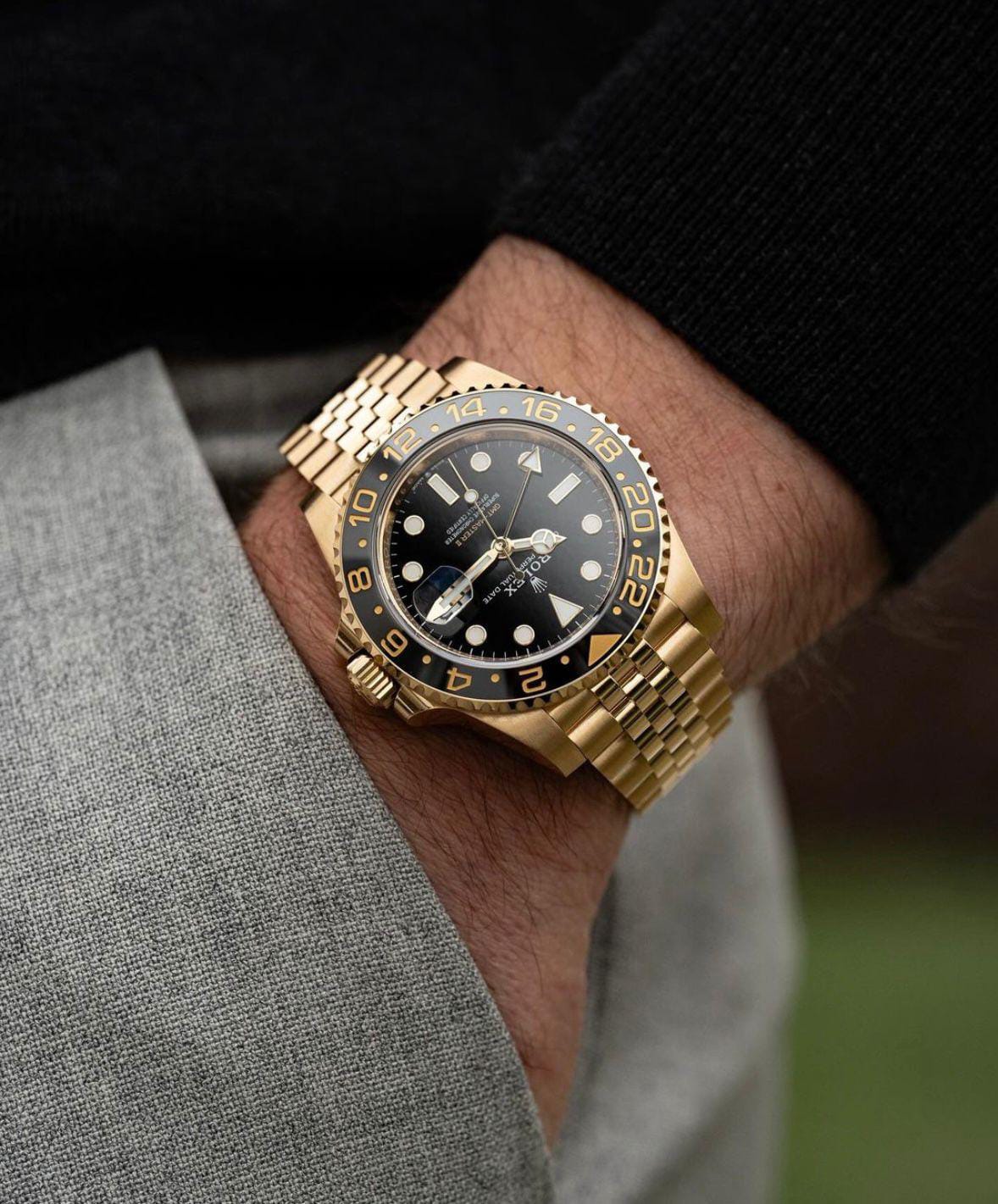 Buy First Copy Rolex GMT-Master II Two-Tone Gold & Black Ceramic Bezel Automatic Men’s Watch - Master Quality 7A Mirror at Lowest Price Online India