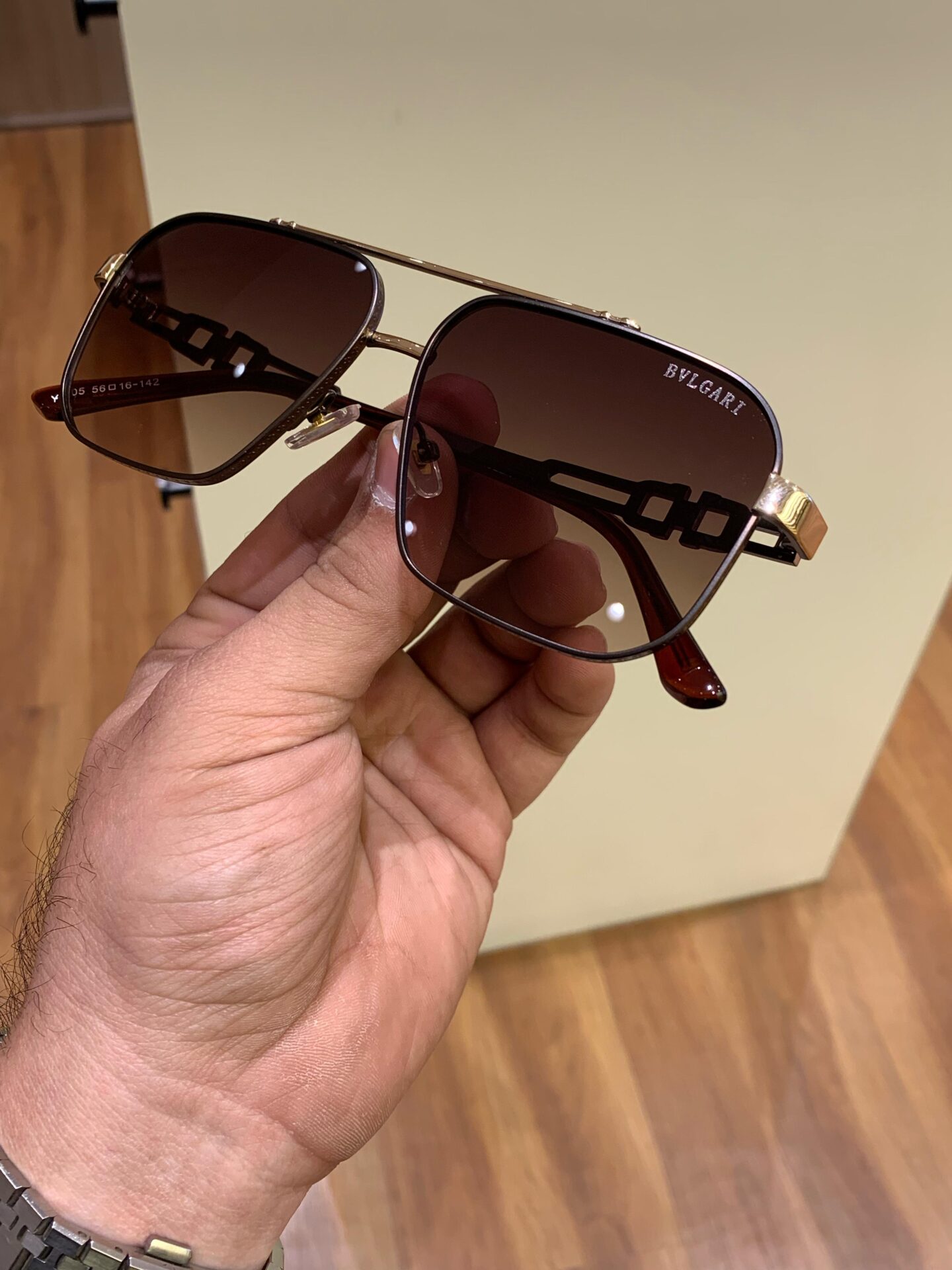 Buy First Copy Unknown Product – additional view showing authentic design. Cash on Delivery available, Free shipping across India, Pan India delivery