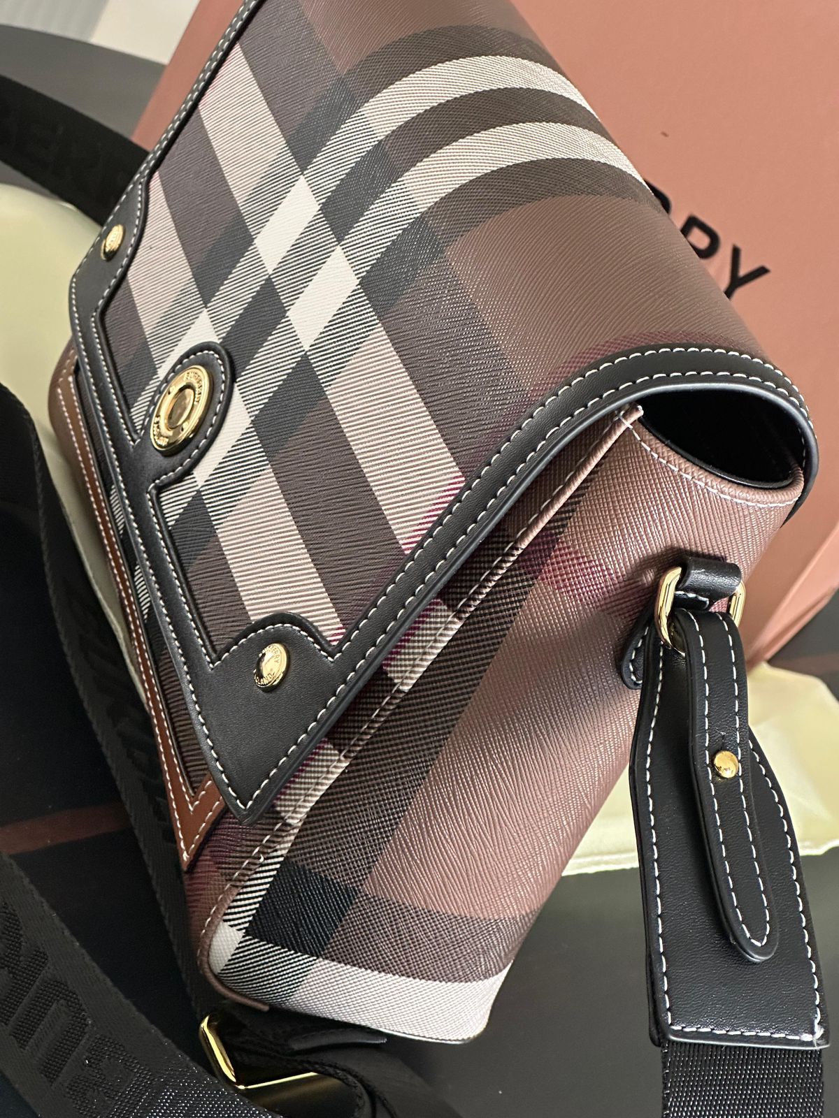 Buy First Copy Burberry Vintage Check Women Crossbody Bag - Master Quality 7A Mirror at Lowest Price Online India