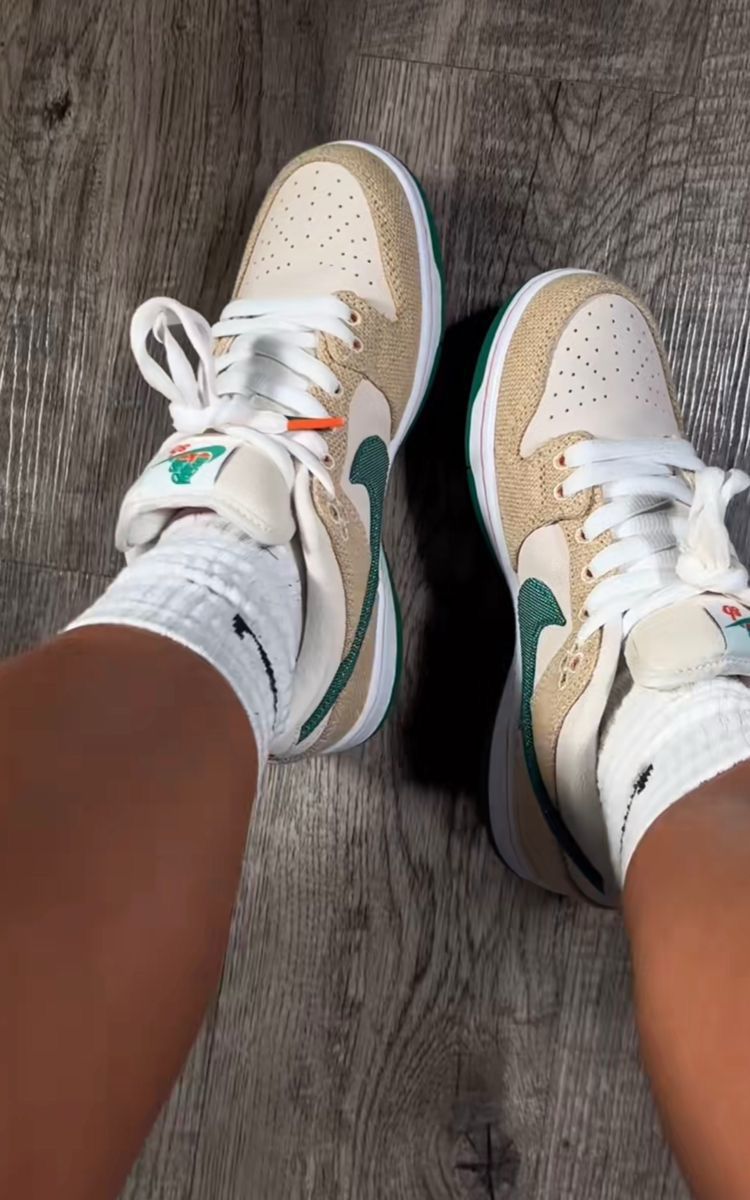 Buy First Copy Nike SB Dunk Low jarritos Men’s Sneakers - Master Quality 7A Mirror at Lowest Price Online India