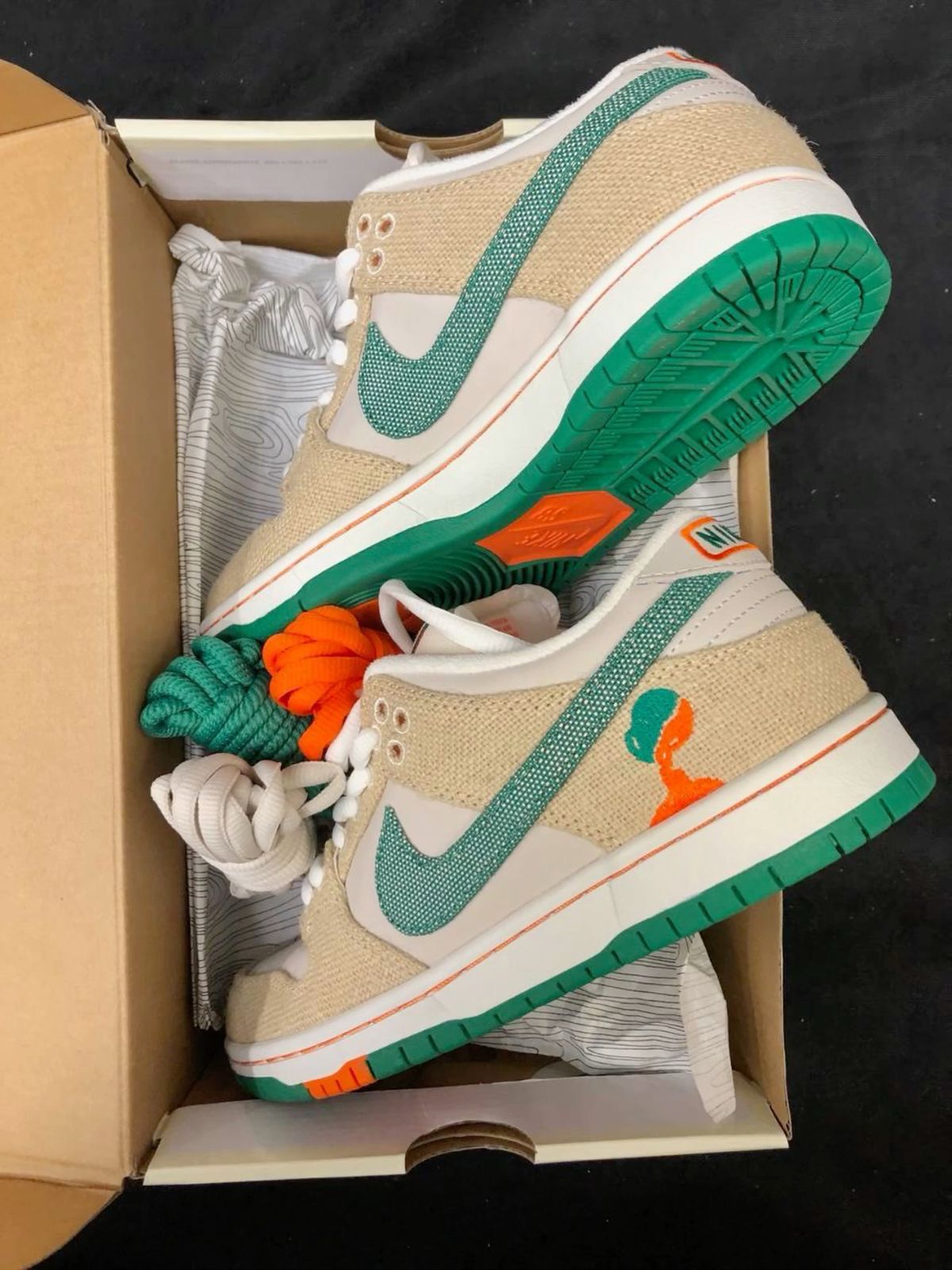 Buy First Copy Nike SB Dunk Low jarritos Men’s Sneakers - Master Quality 7A Mirror at Lowest Price Online India