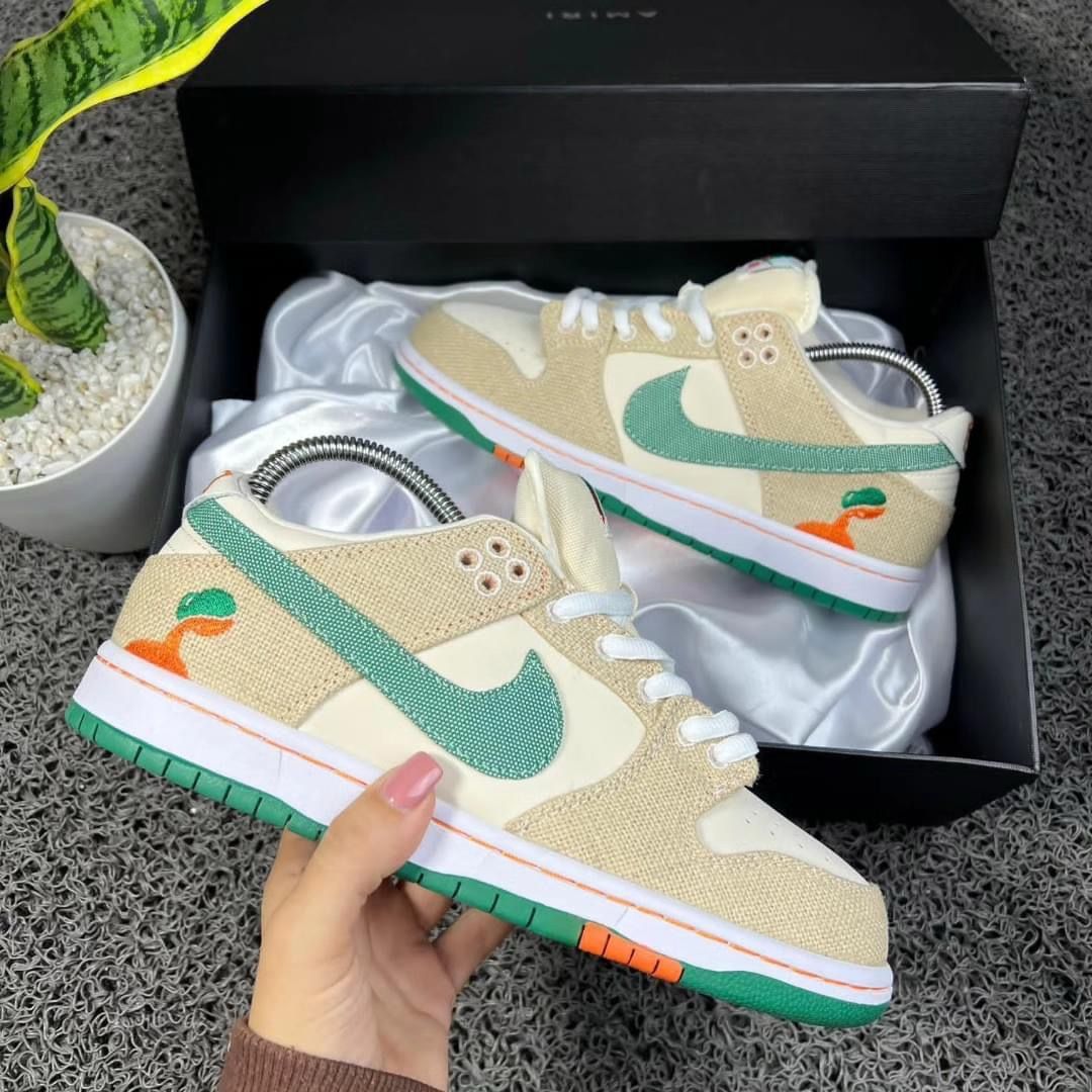 Buy First Copy Nike SB Dunk Low jarritos Men’s Sneakers - Master Quality 7A Mirror at Lowest Price Online India