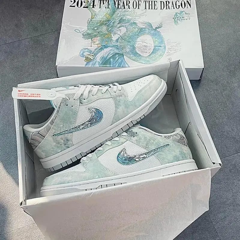 Buy First Copy Nike Sb Dunk Low Special Edition Shoes - Master Quality 7A Mirror at Lowest Price Online India