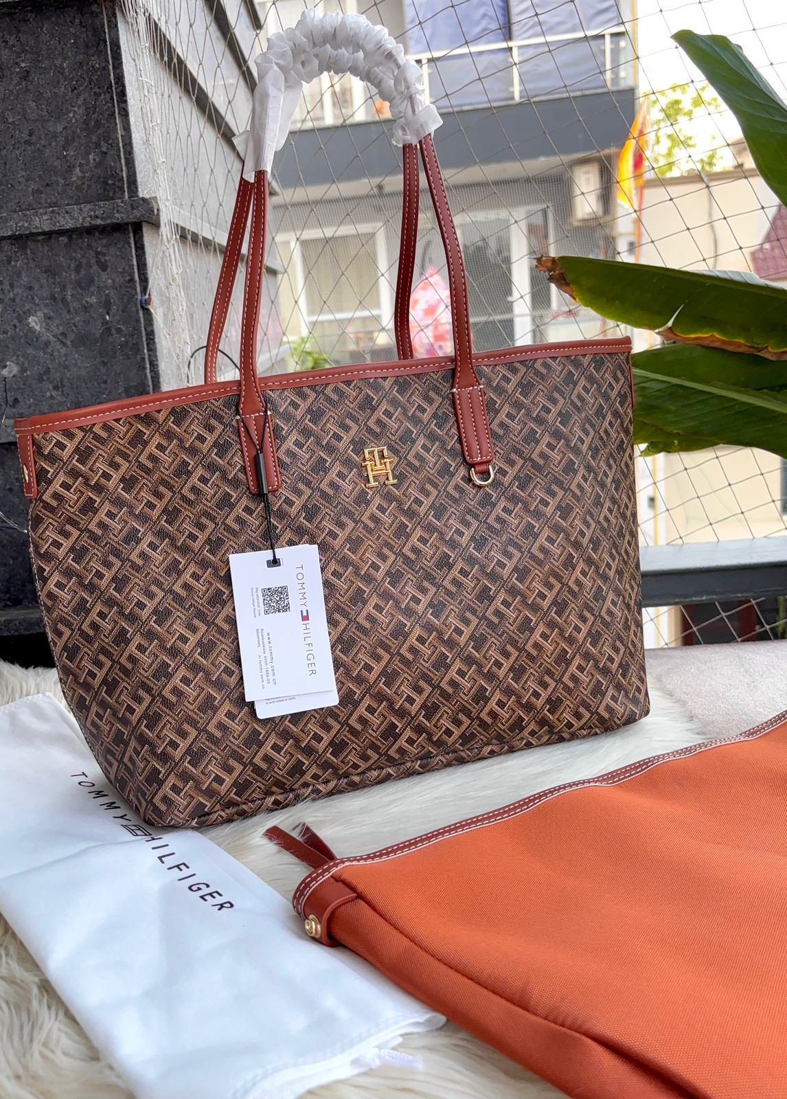 Buy First Copy Tommy Hilfiger TH Monoplay Women Tote Bag (With Laptop Pouch) - Master Quality 7A Mirror at Lowest Price Online India