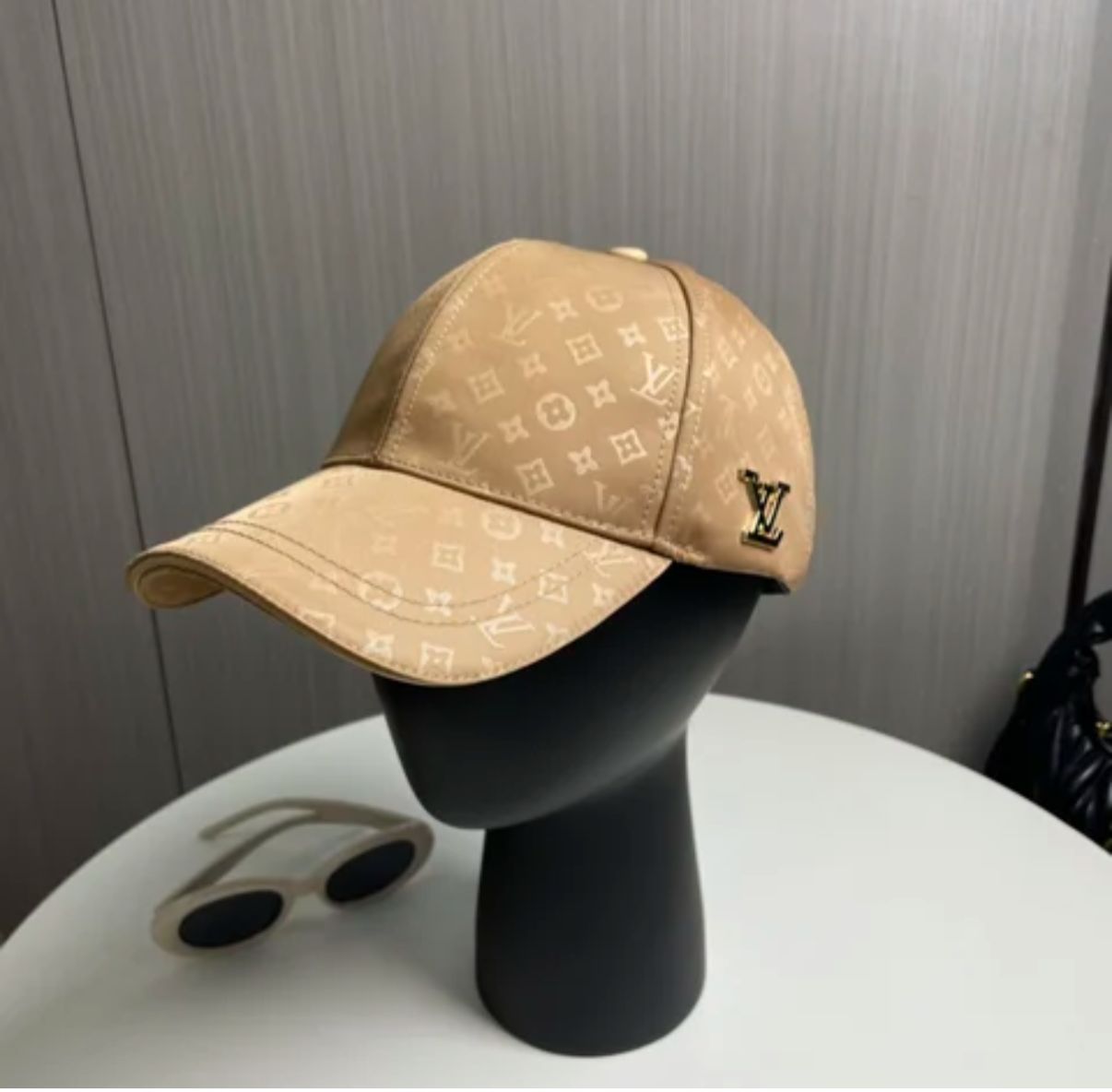 Buy First Copy Louis Vuitton Unisex Caps - Master Quality 7A Mirror at Lowest Price Online India