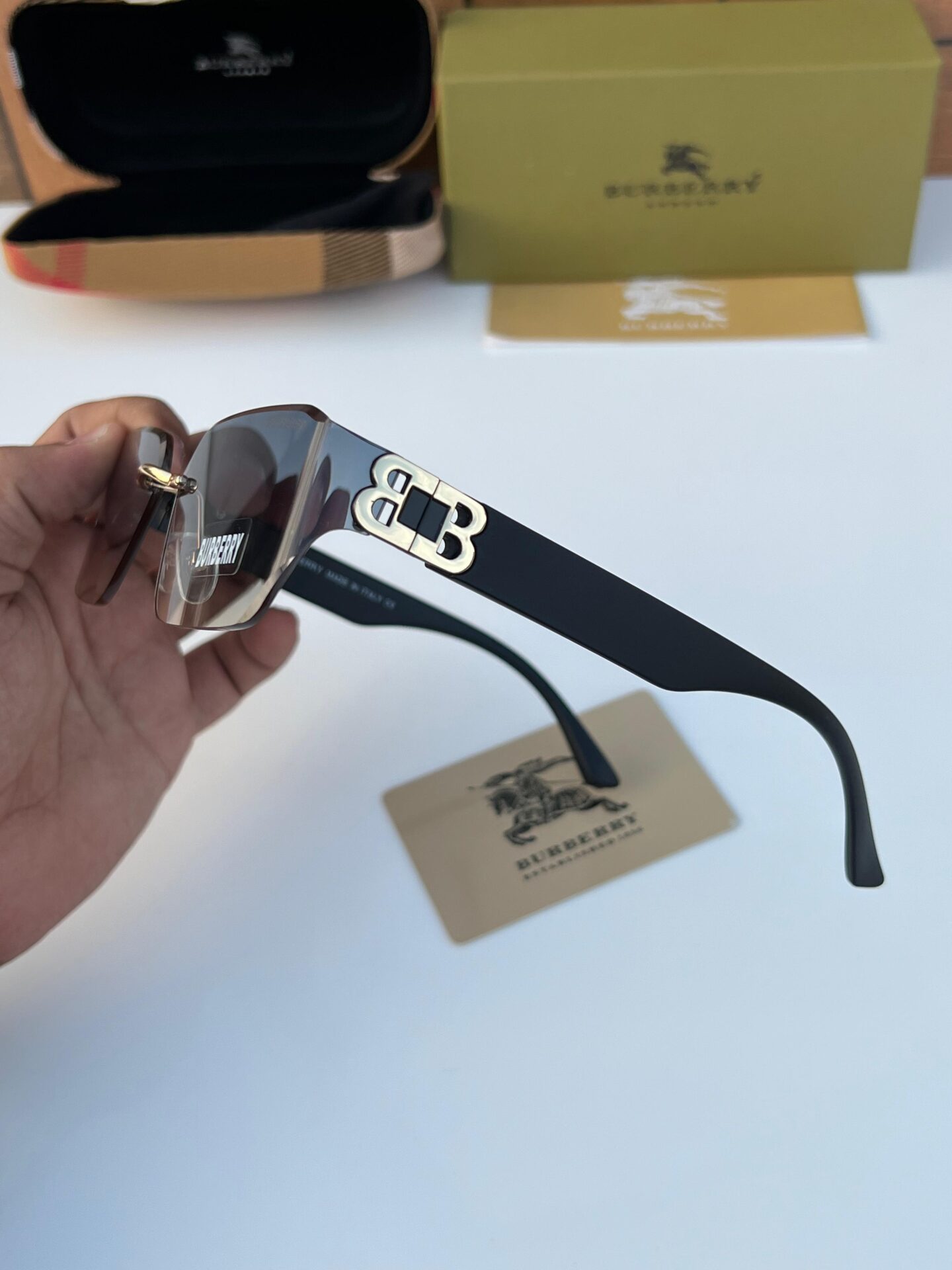 Buy First Copy Burberry Unisex Sunglasses - Master Quality 7A Mirror at Lowest Price Online India