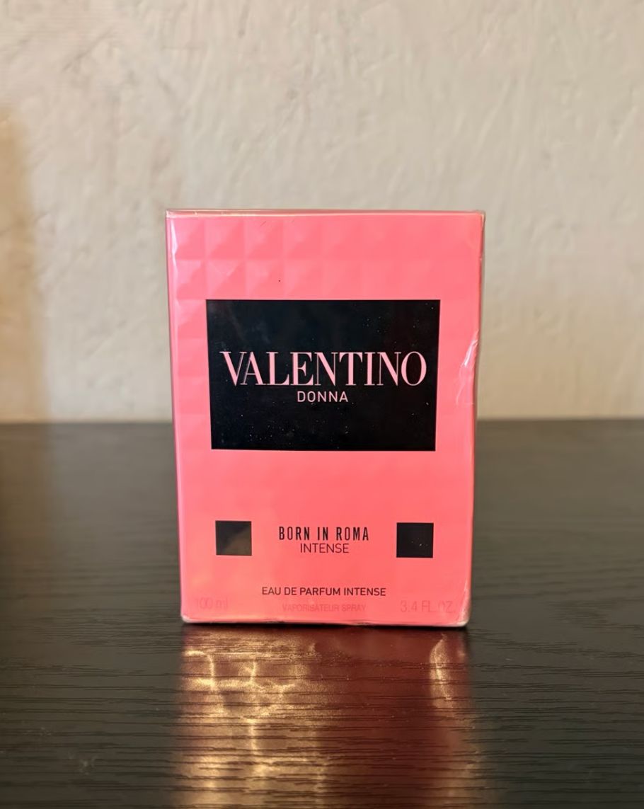 Buy First Copy Valentino Donna Born In Roma Intense Eau de Parfum – 50ml, Rich Amber Vanilla, Long-Lasting Women’s Perfume - Master Quality 7A Mirror at Lowest Price Online India