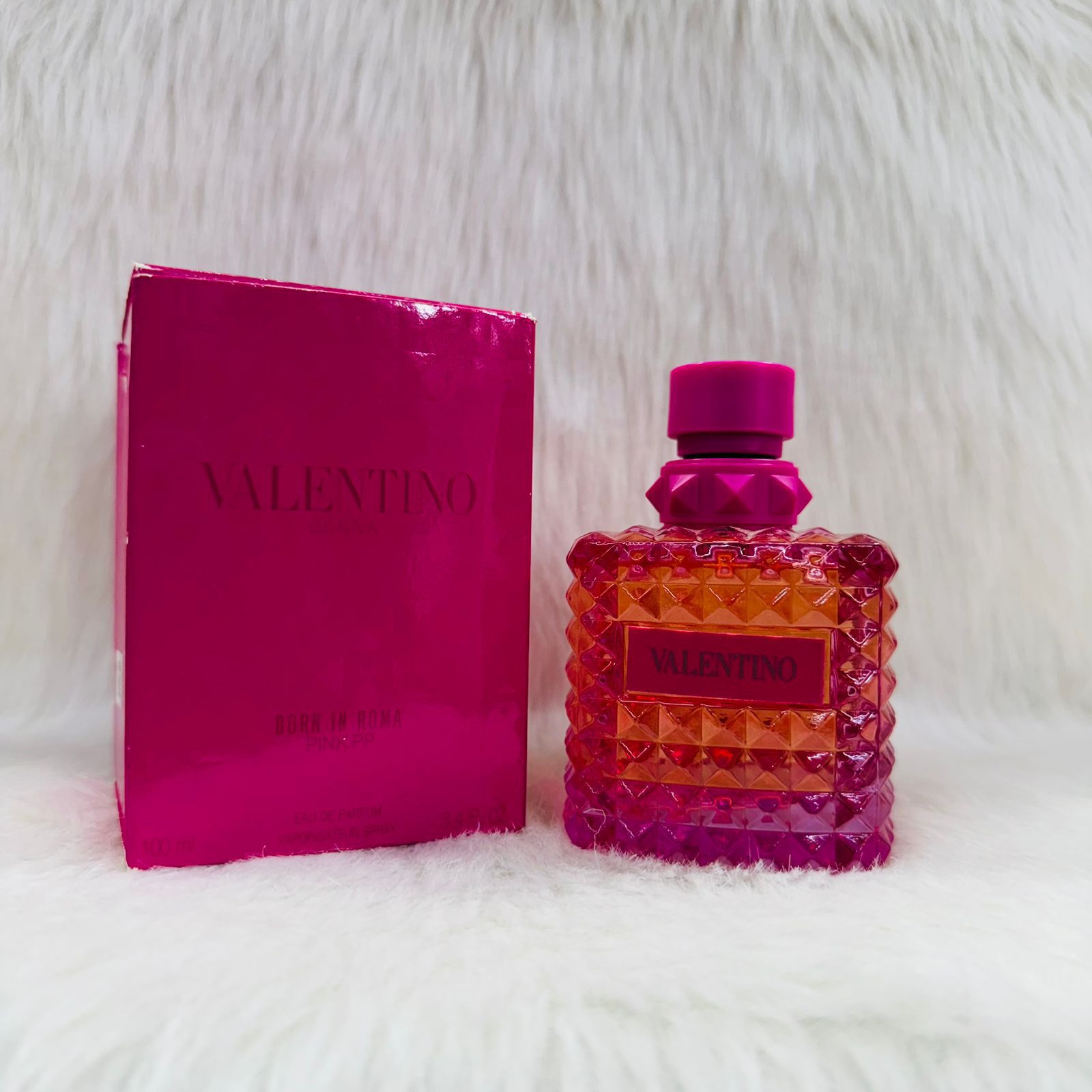 Buy First Copy Valentino Donna Born In Roma & Voce Viva Women’s EDP, Intense, Coral Fantasy & Green Stravaganza 100ml Luxury Collection – back view showing authentic design. Cash on Delivery available, Free shipping across India, Pan India delivery, Long-lasting fragrance