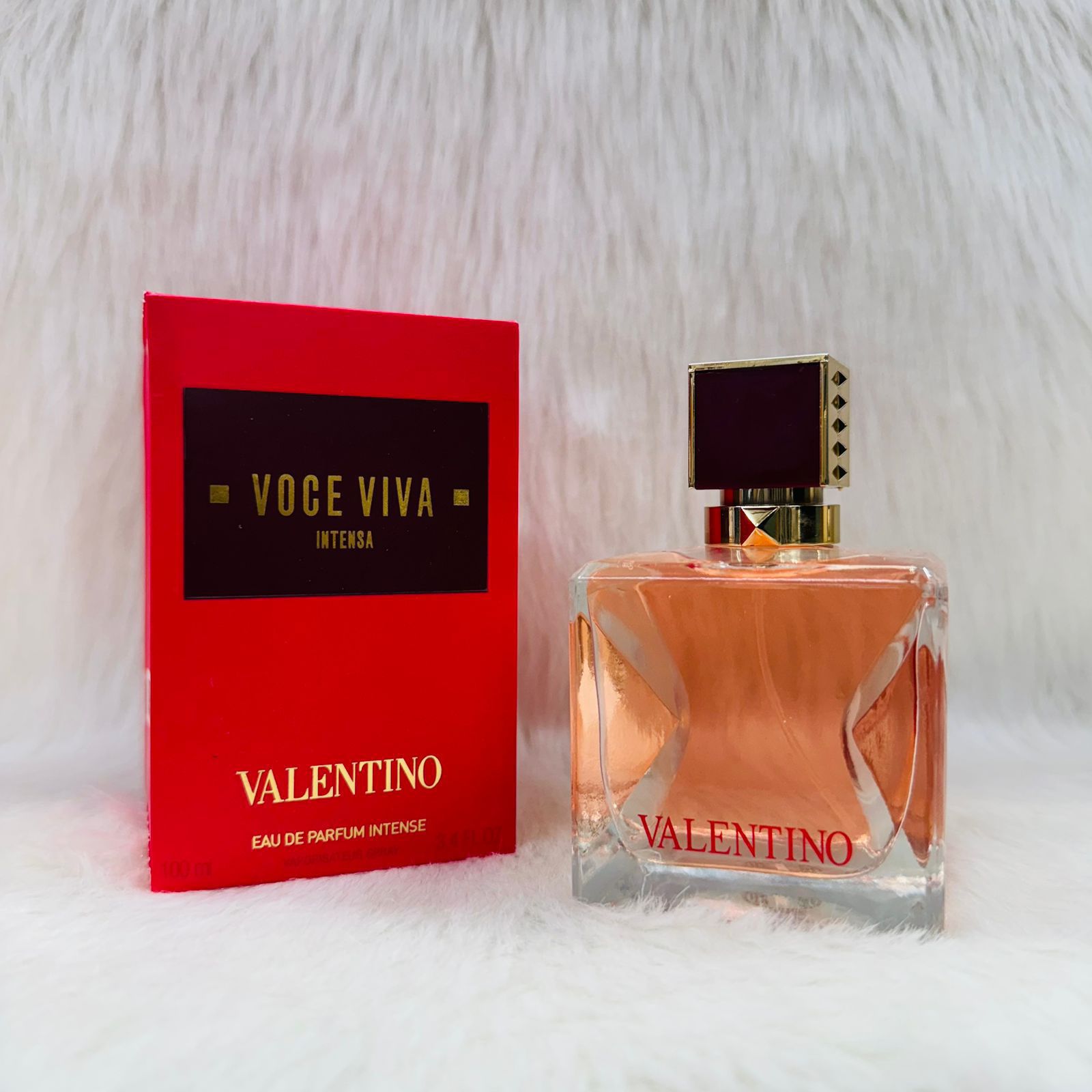 Buy First Copy Valentino Donna Born In Roma & Voce Viva Women’s EDP, Intense, Coral Fantasy & Green Stravaganza 100ml Luxury Collection – detail shot showing authentic design. Cash on Delivery available, Free shipping across India, Pan India delivery, Long-lasting fragrance