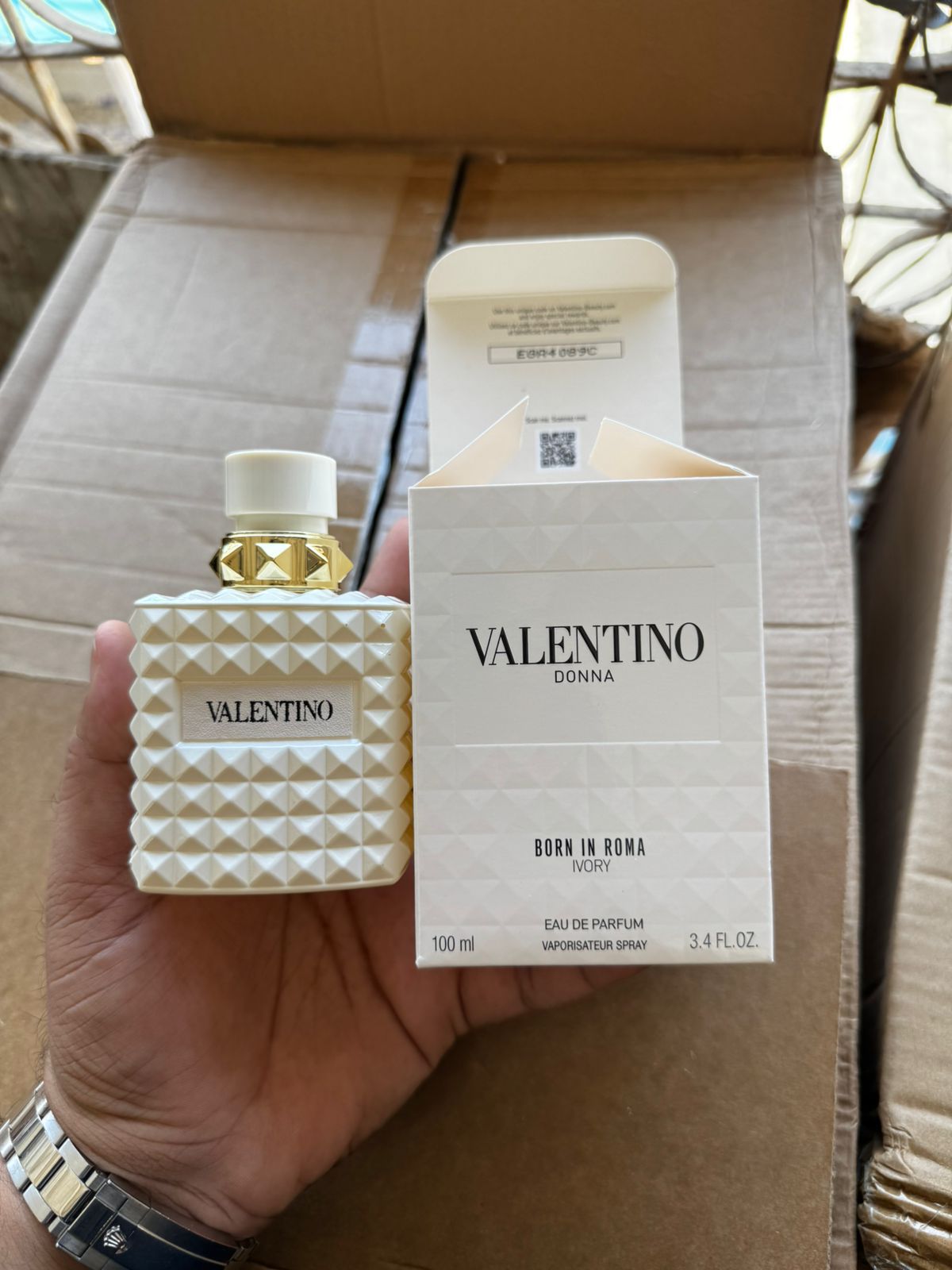 Buy First Copy Valentino Born In Roma Ivory Edition Uomo EDT & Donna EDP, 100ml, White Studded Designer Unisex Fragrances - Master Quality 7A Mirror at Lowest Price Online India