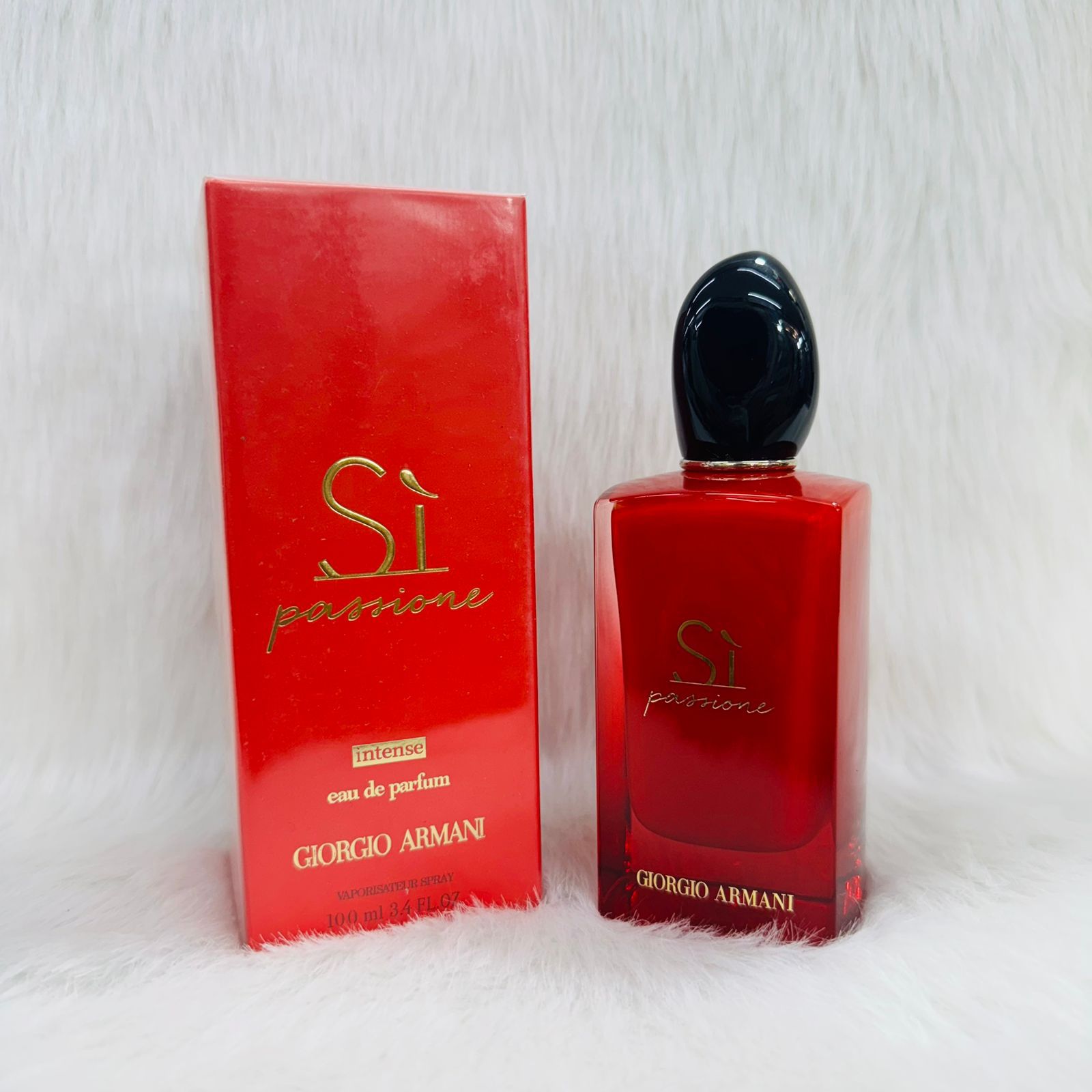 Buy First Copy Giorgio Armani Sì Collection – Sì EDP, Sì Passione, Sì Passione Intense, Sì Fiori – 100ml Women’s Luxury Fragrance Set – premium 1:1 master replica with original box packaging. Cash on Delivery available, Free shipping across India, Pan India delivery, Long-lasting fragrance