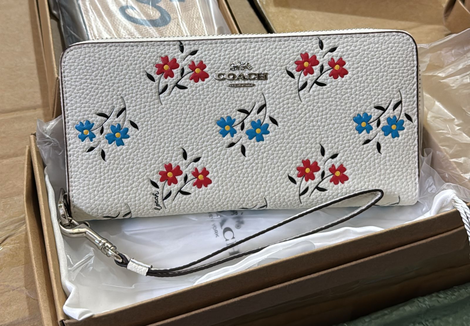 Buy First Copy Coach Big Size Multi Design Wallets For Women - Master Quality 7A Mirror at Lowest Price Online India