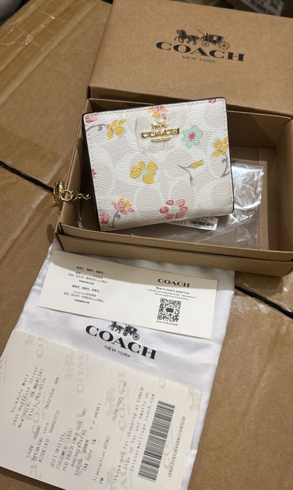 Buy First Copy Coach Mini Wallets For Ladies - Master Quality 7A Mirror at Lowest Price Online India