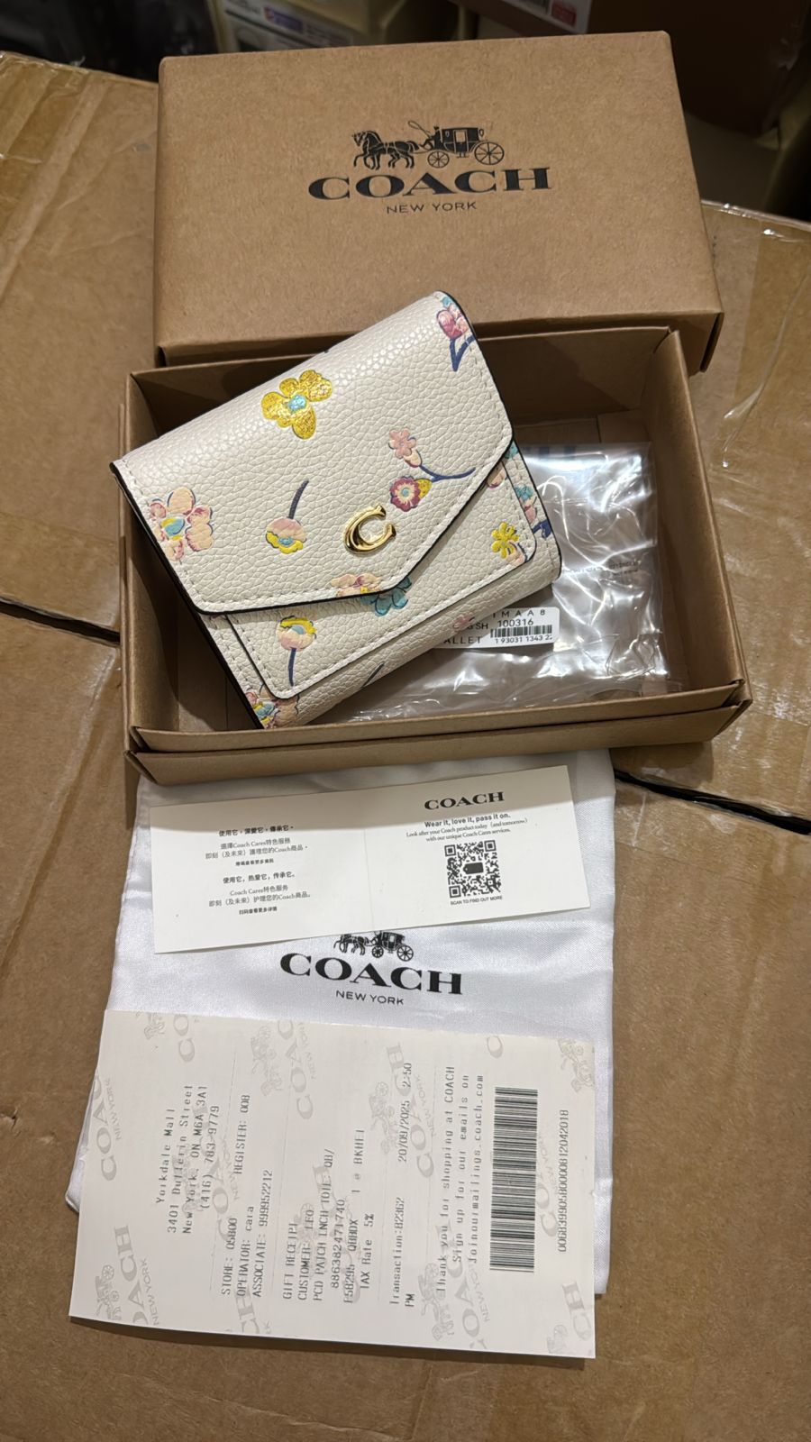 Buy First Copy Coach Mini Wallets For Ladies - Master Quality 7A Mirror at Lowest Price Online India