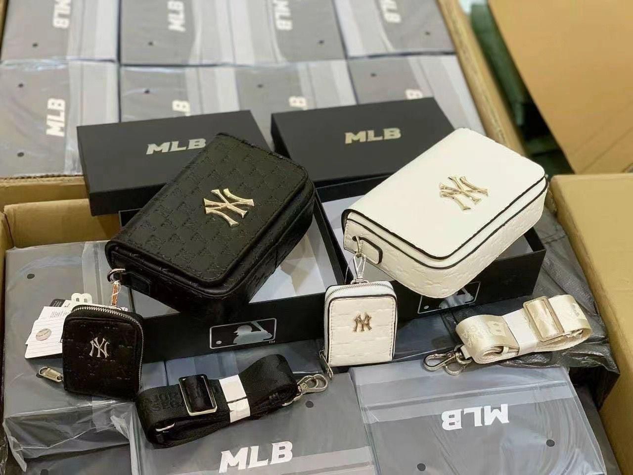 Buy First Copy MLB New York Yankees Quilted Shoulder bag For Women - Master Quality 7A Mirror at Lowest Price Online India