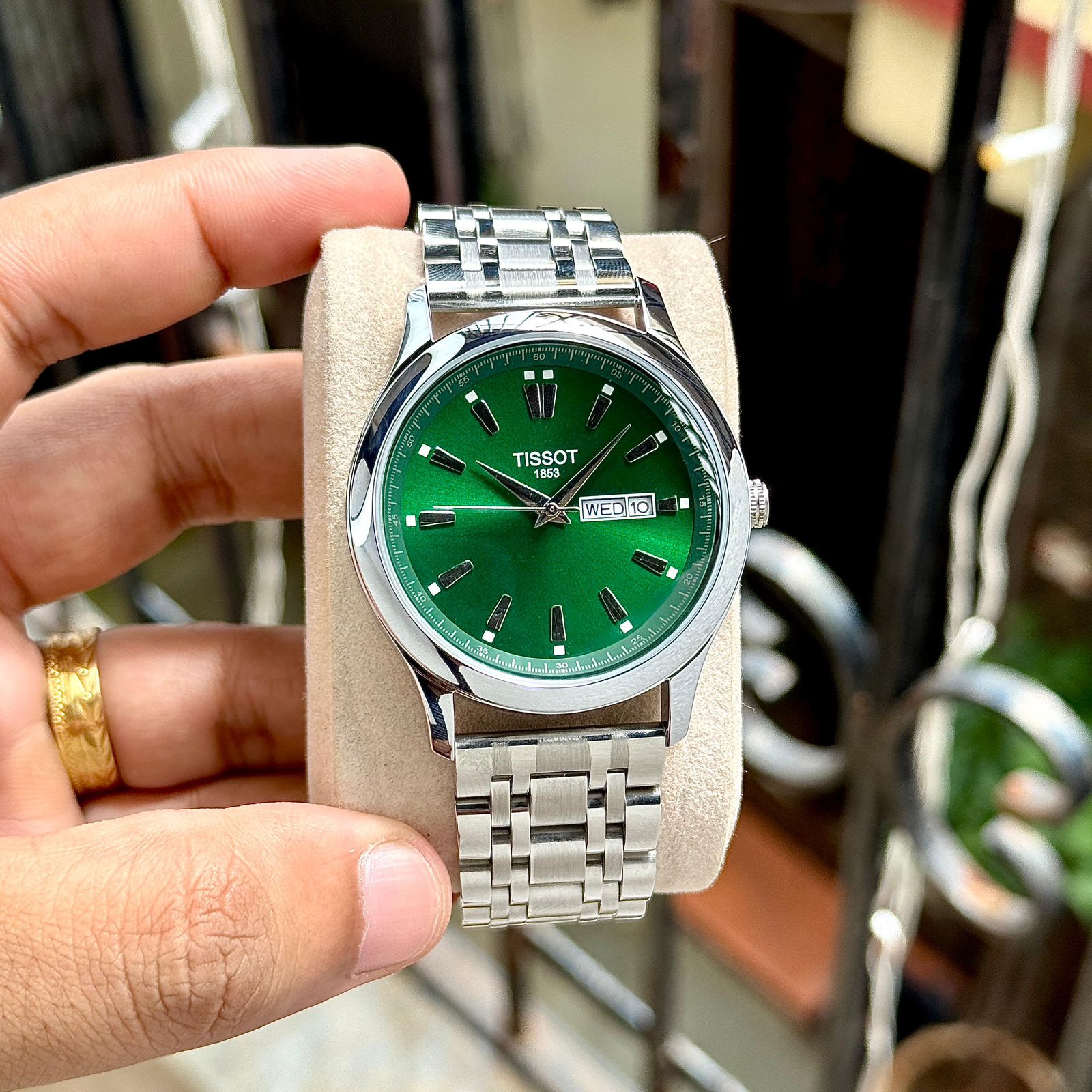 Buy First Copy Tissot 1853 Gentleman Silver Dial Day-Date Stainless Steel 42mm Quartz Movement Men’s Watch - Master Quality 7A Mirror at Lowest Price Online India