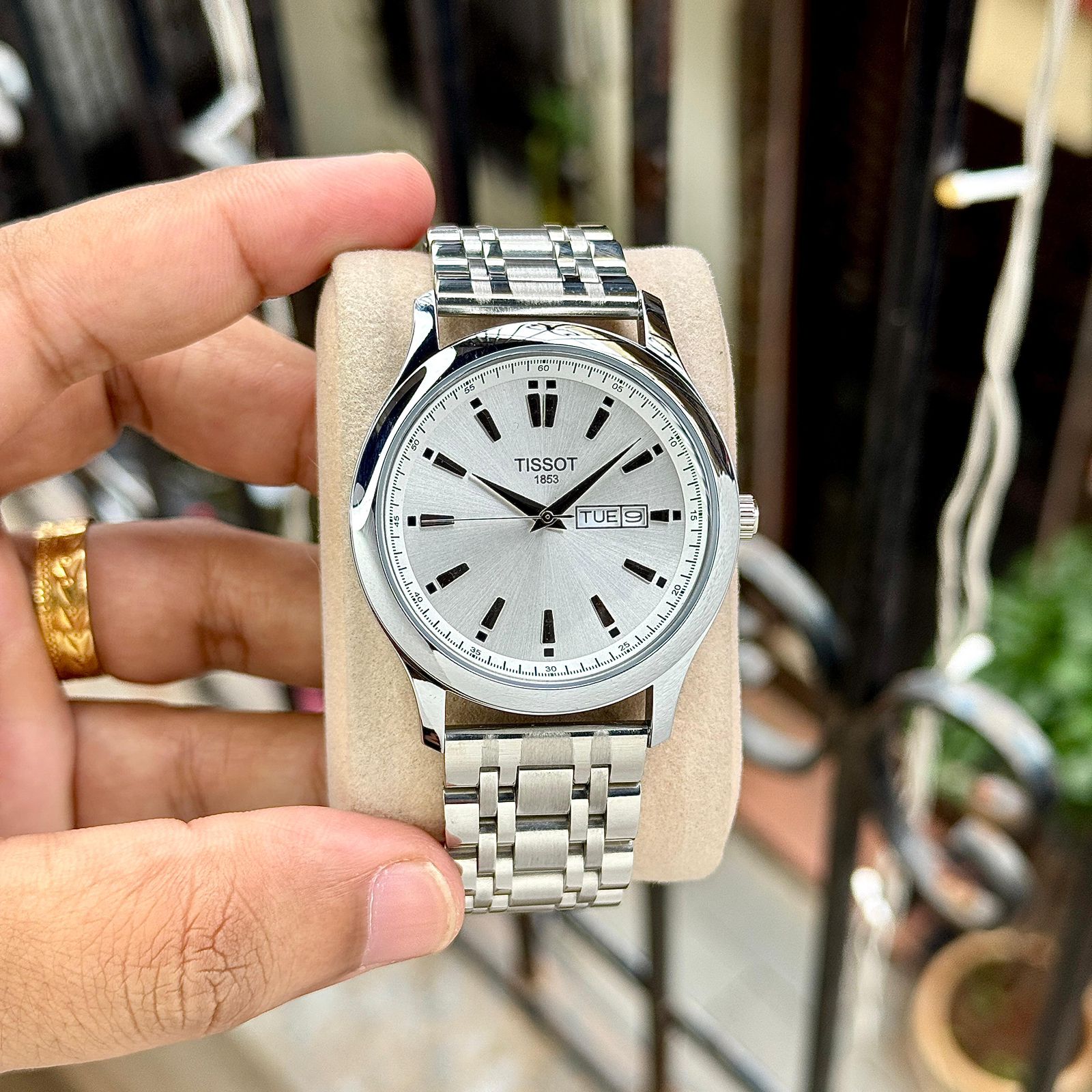 Buy First Copy Tissot 1853 Gentleman Silver Dial Day-Date Stainless Steel 42mm Quartz Movement Men’s Watch - Master Quality 7A Mirror at Lowest Price Online India