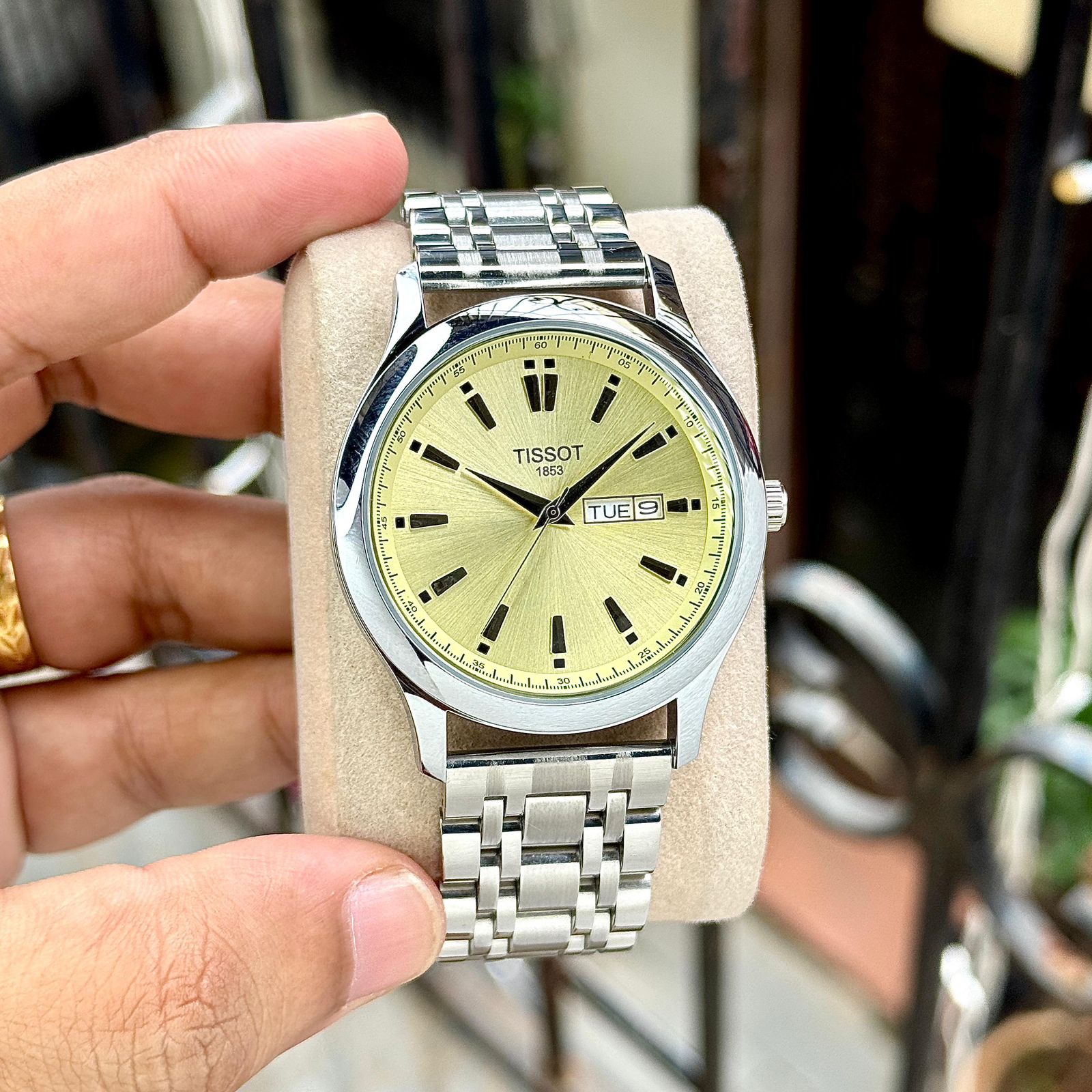 Buy First Copy Tissot 1853 Gentleman Silver Dial Day-Date Stainless Steel 42mm Quartz Movement Men’s Watch - Master Quality 7A Mirror at Lowest Price Online India