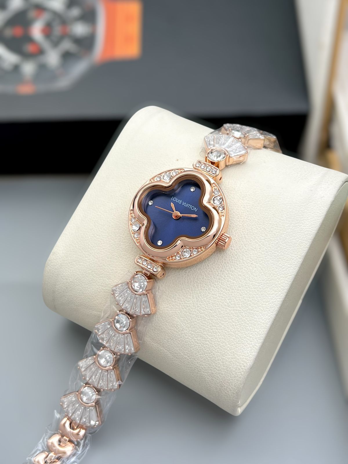 Buy First Copy Louis Vuitton Blossom Diamond-Encrusted 32mm Quartz Movement Ladies Watch - Master Quality 7A Mirror at Lowest Price Online India