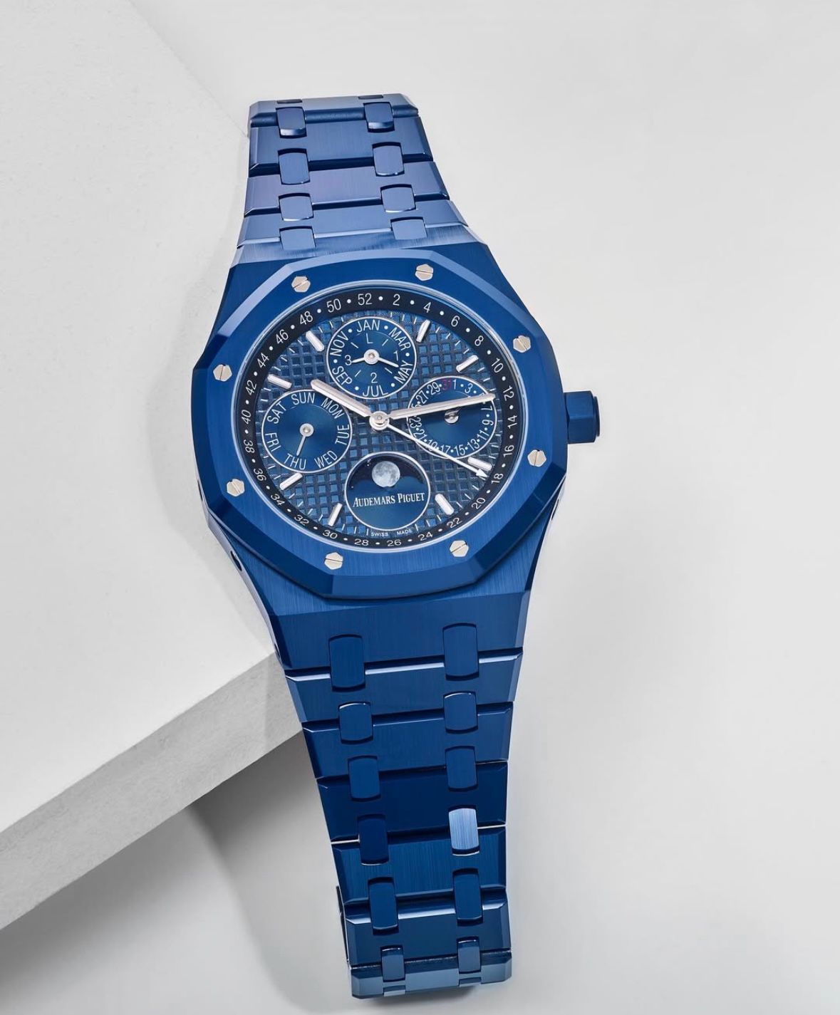 Buy First Copy Audemars Piguet Royal Oak Men’s Automatic Blue Dial 43mm Watch - Master Quality 7A Mirror at Lowest Price Online India