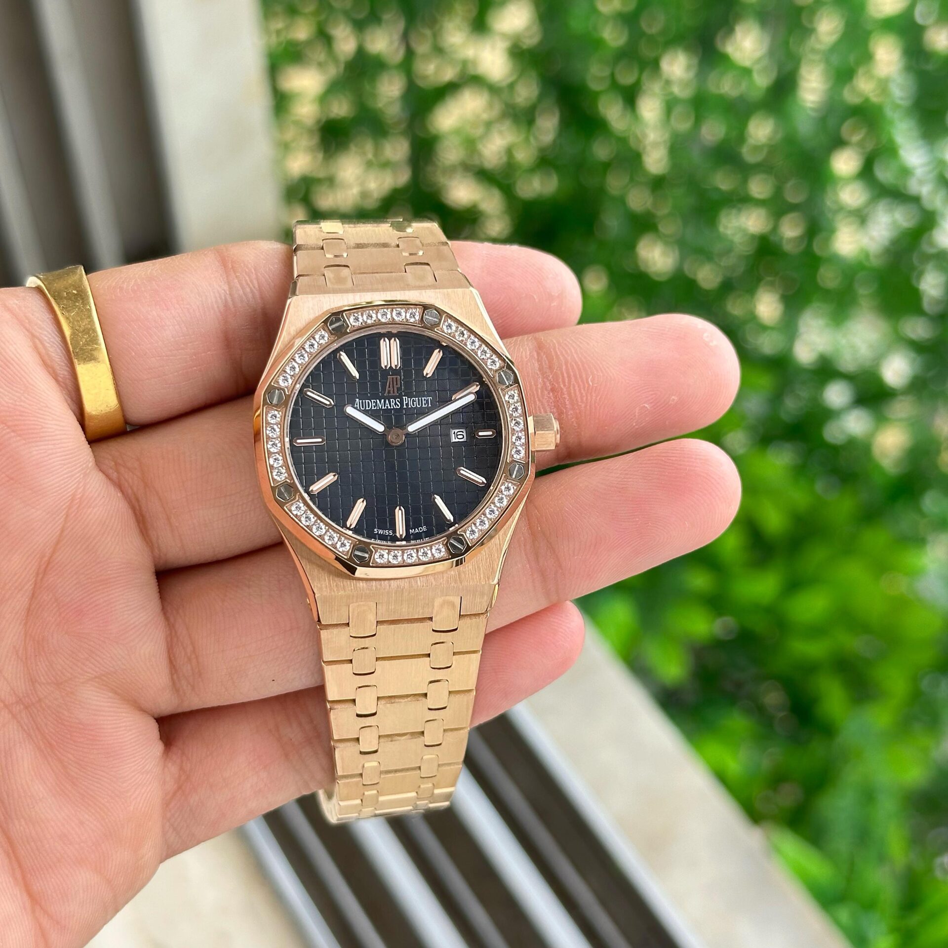 Buy First Copy Audemars Piguet Royal Oak Diamond Bezel Rose Gold Black Dial 34mm Ladies Watch - Master Quality 7A Mirror at Lowest Price Online India